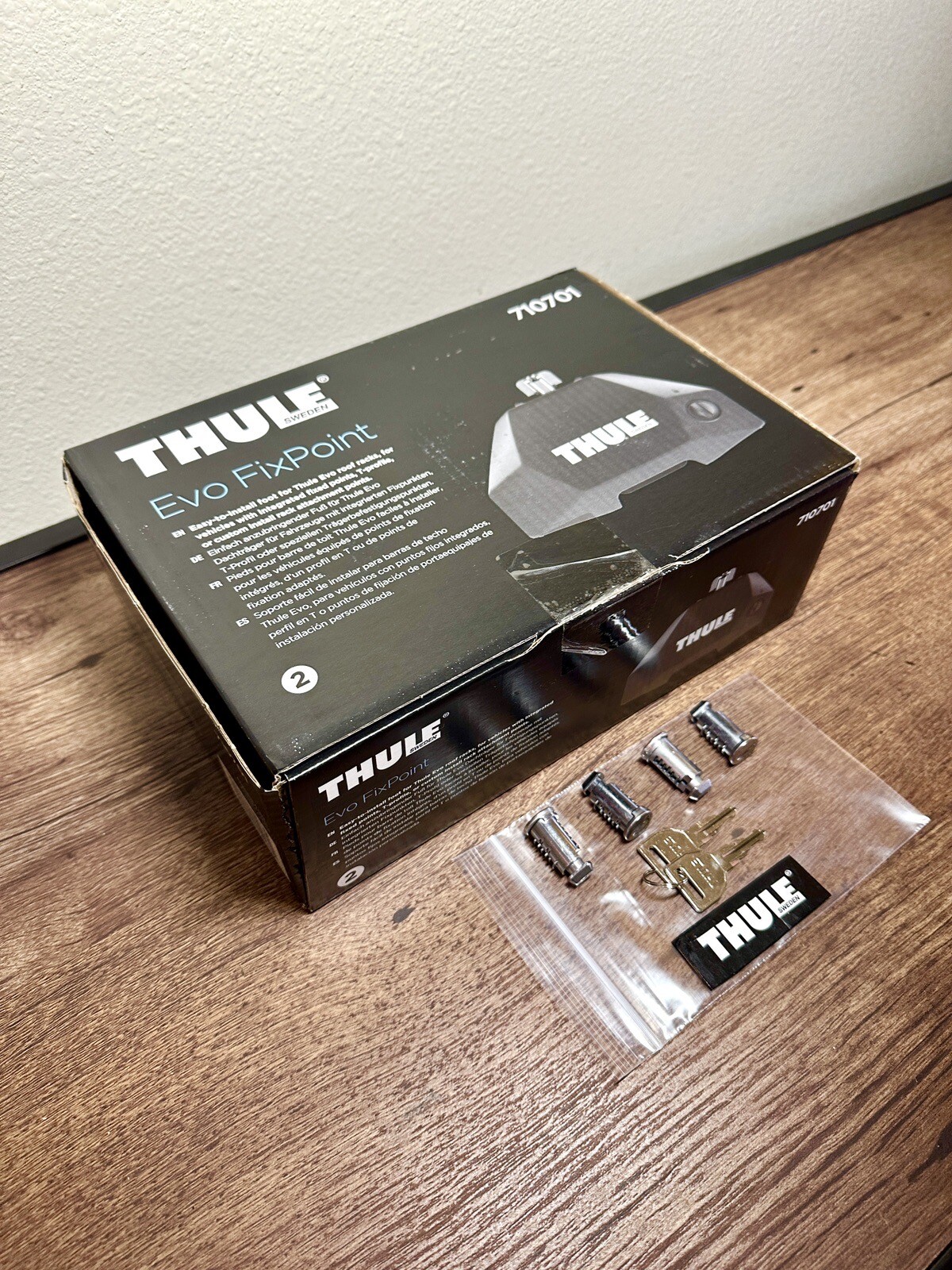 Thule Evo Fixpoint FootPack 710701 + Thule Metal Lock 4-Pack (Free $74.95 Value)