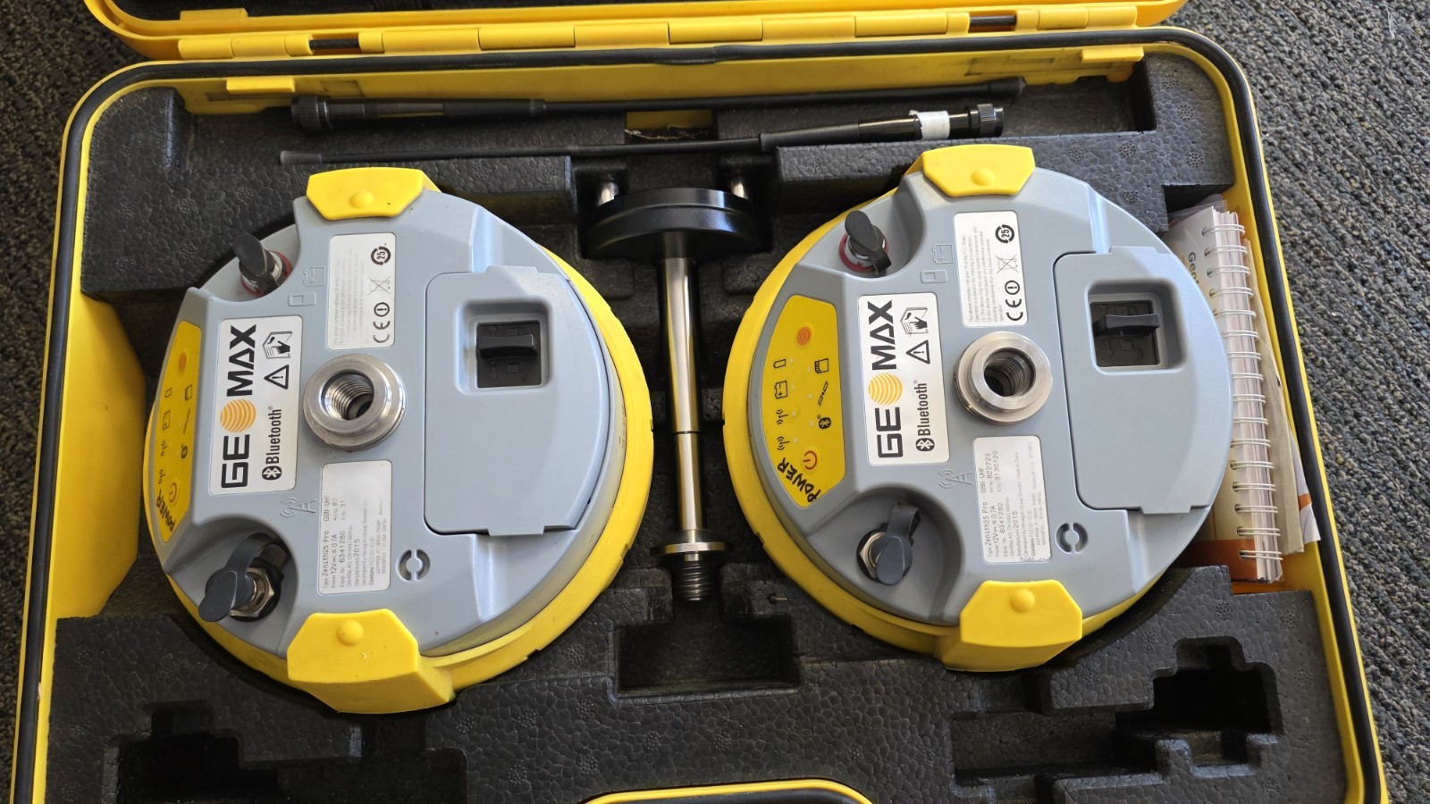 Geomax Zenith25 Pro Base and Rover kit (tested powers on with Car battery)