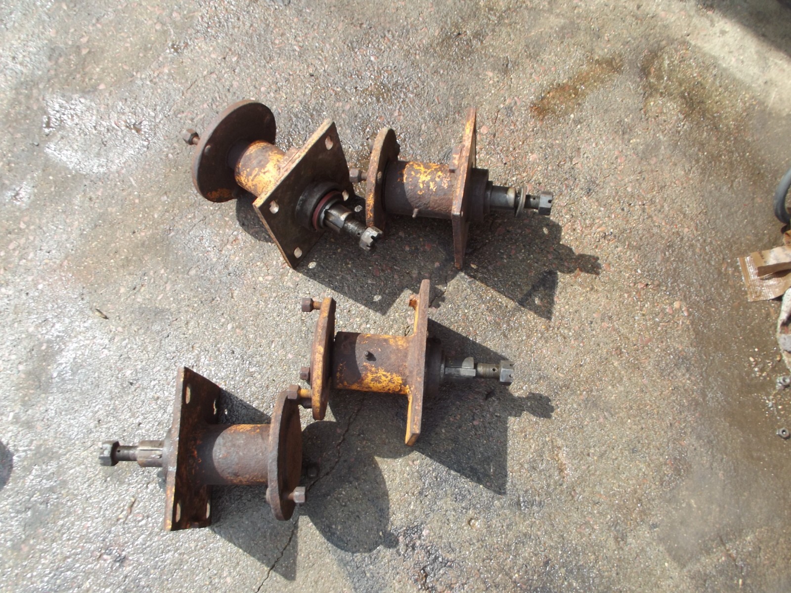 case 1816B hub axle assembly 1816 1816c buying one (90 day guarantee)