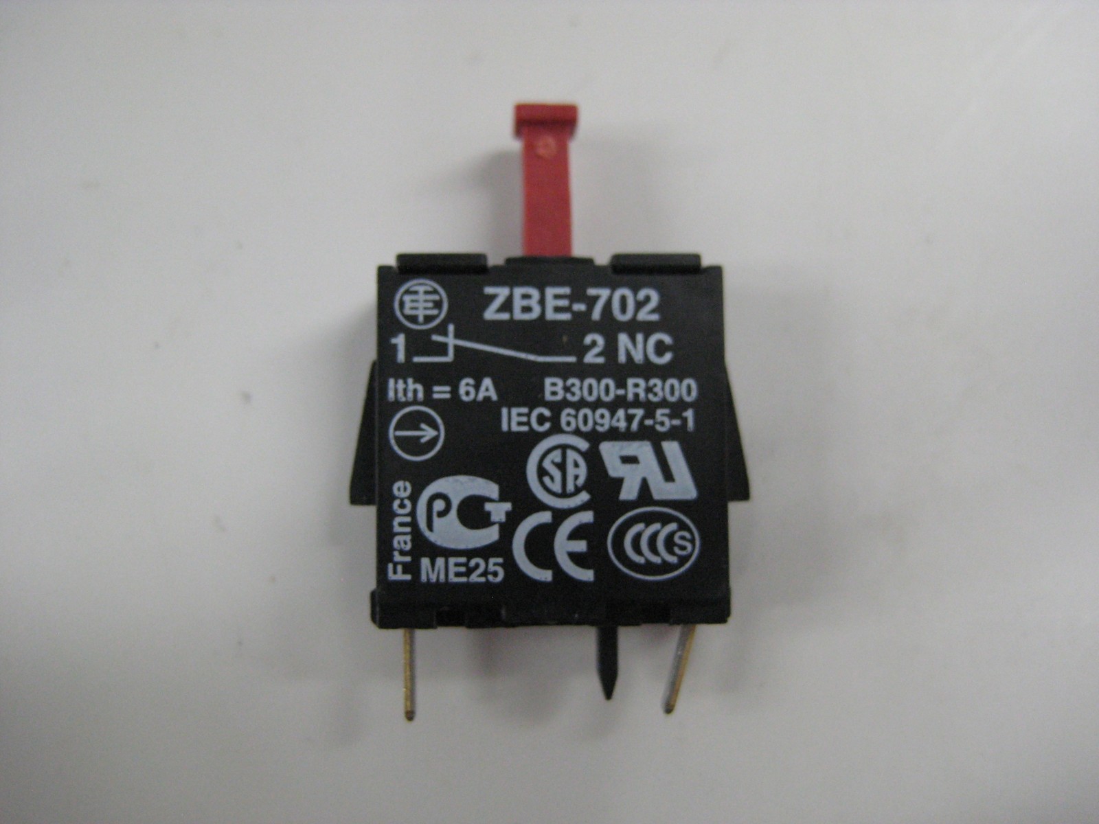 SCHNEIDER ELECTRIC ZBE-702 SWITCH NSNP