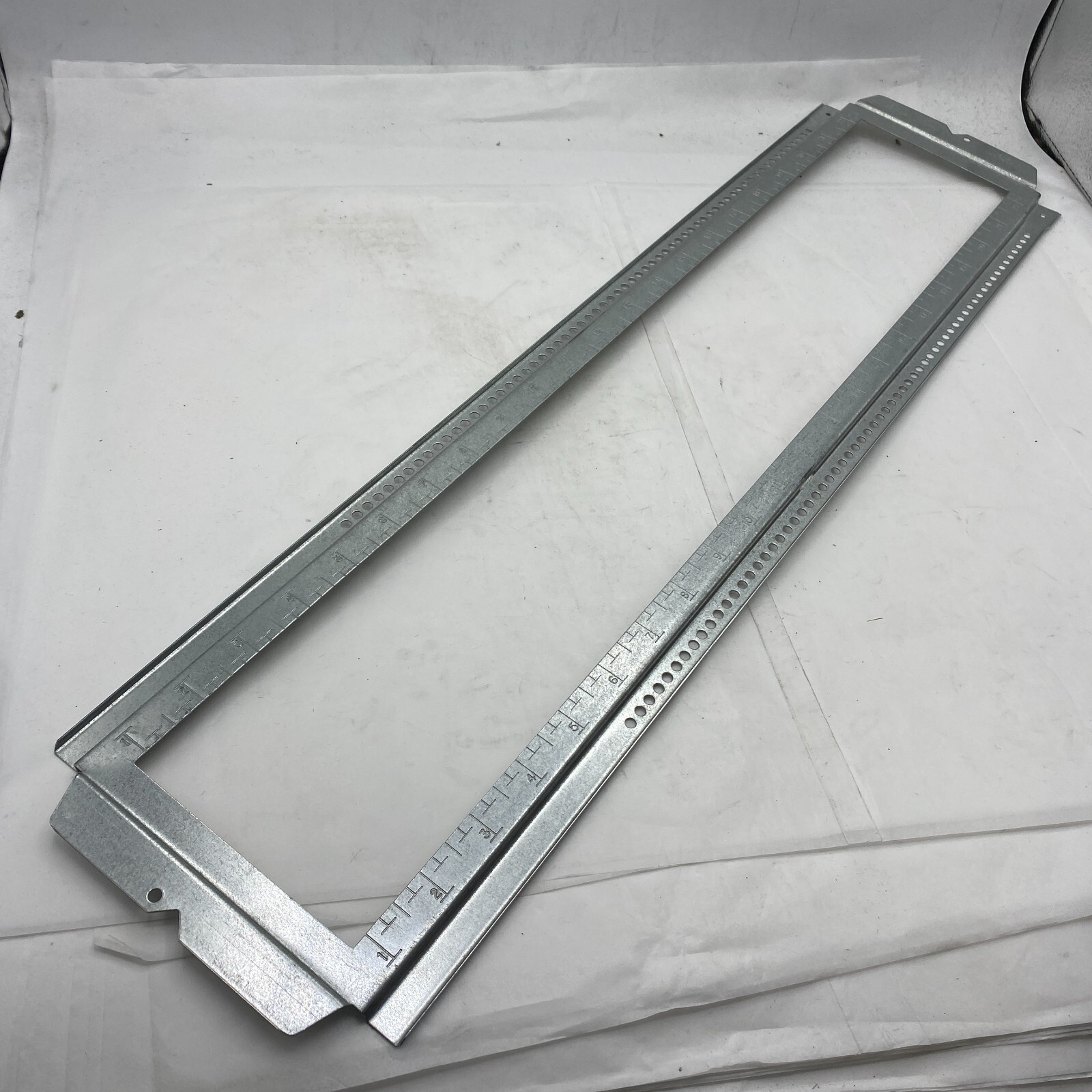 PACK OF 25 EATON B-LINE BB7-24 OPEN BOX MOUNTING BRACKET, 24″STUD, STEEL 🎯