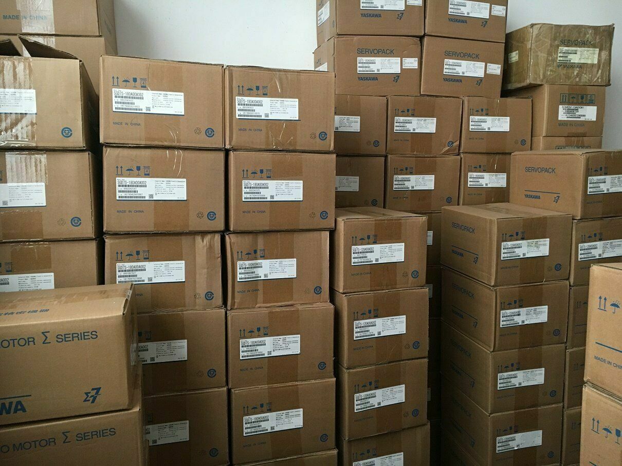 New Yaskawa SGDG-04GT Servo Drive SGDG04GT Expedited Shipping