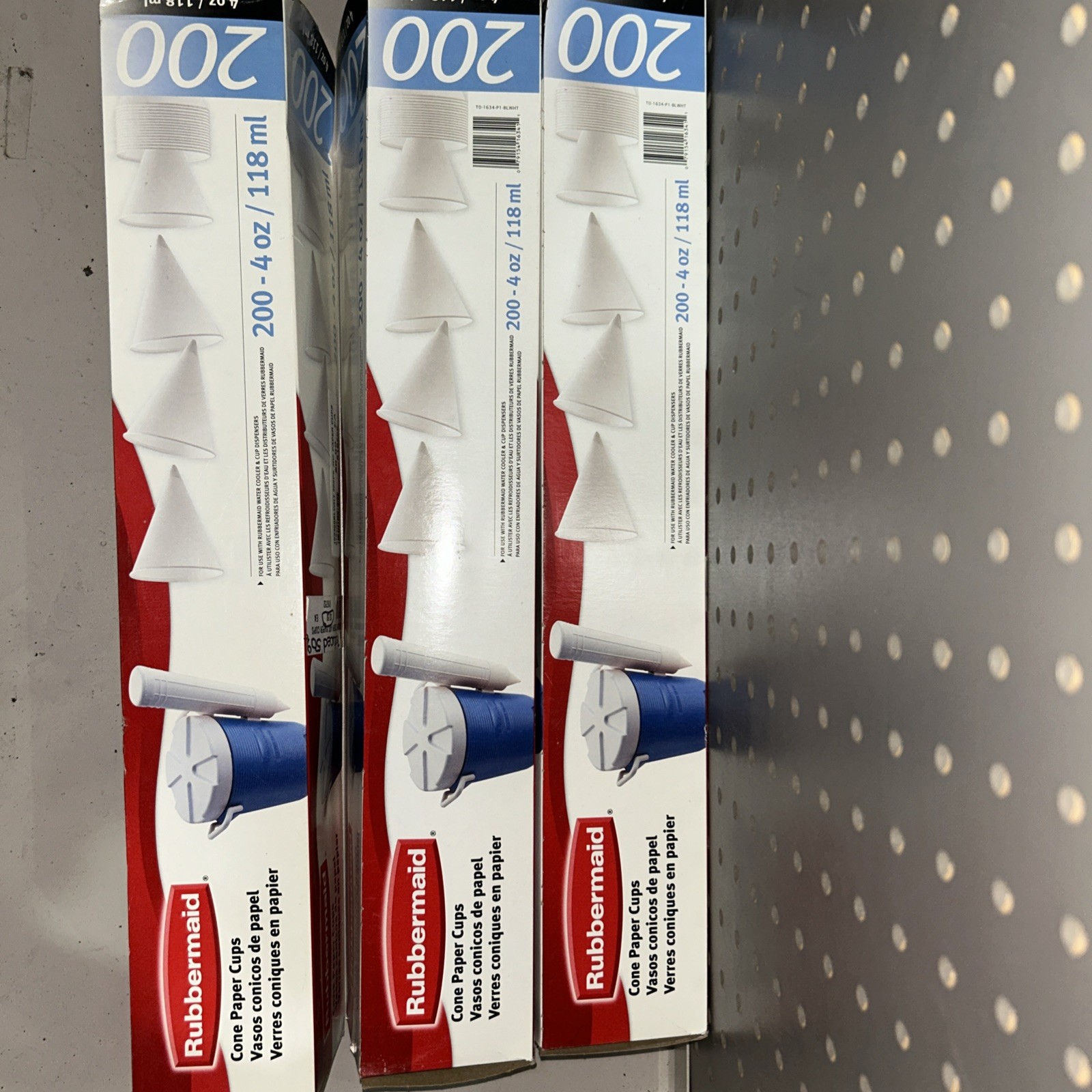 New Rubbermaid 4 oz Cone Paper Cups. 200 Cups in Box
