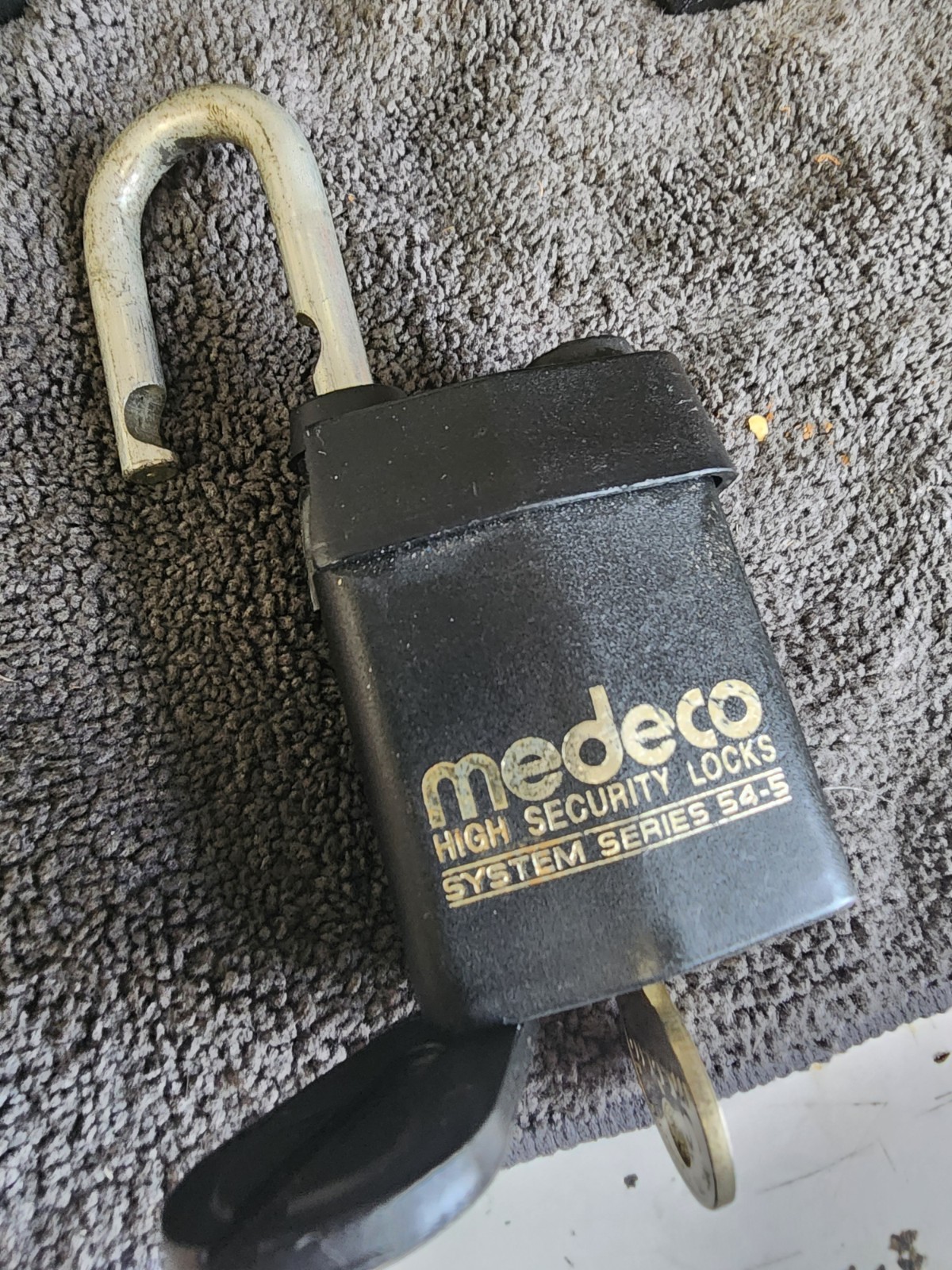 4 MEDECO Padlocks KEYED ALIKE 54 SerieS Weather Guard Heavy DUTY.