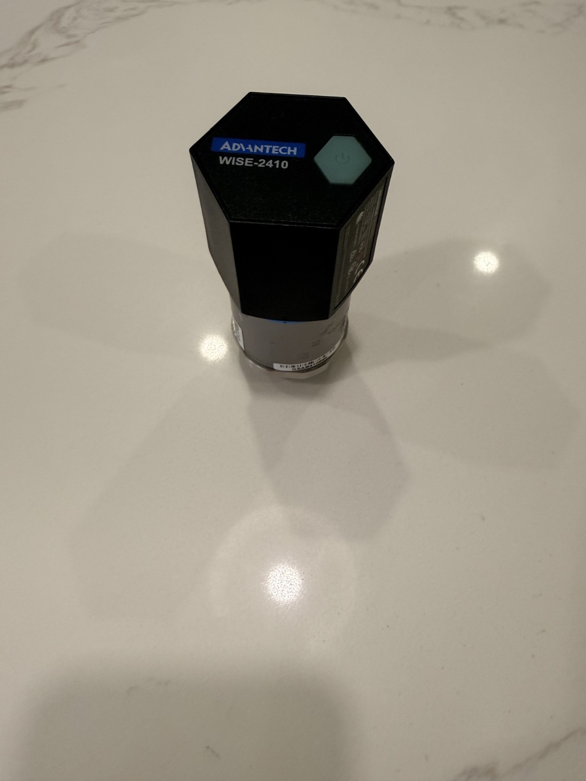 Advantech WISE-2410-NB Wireless Triaxial LoRaWAN Vibration Sensor