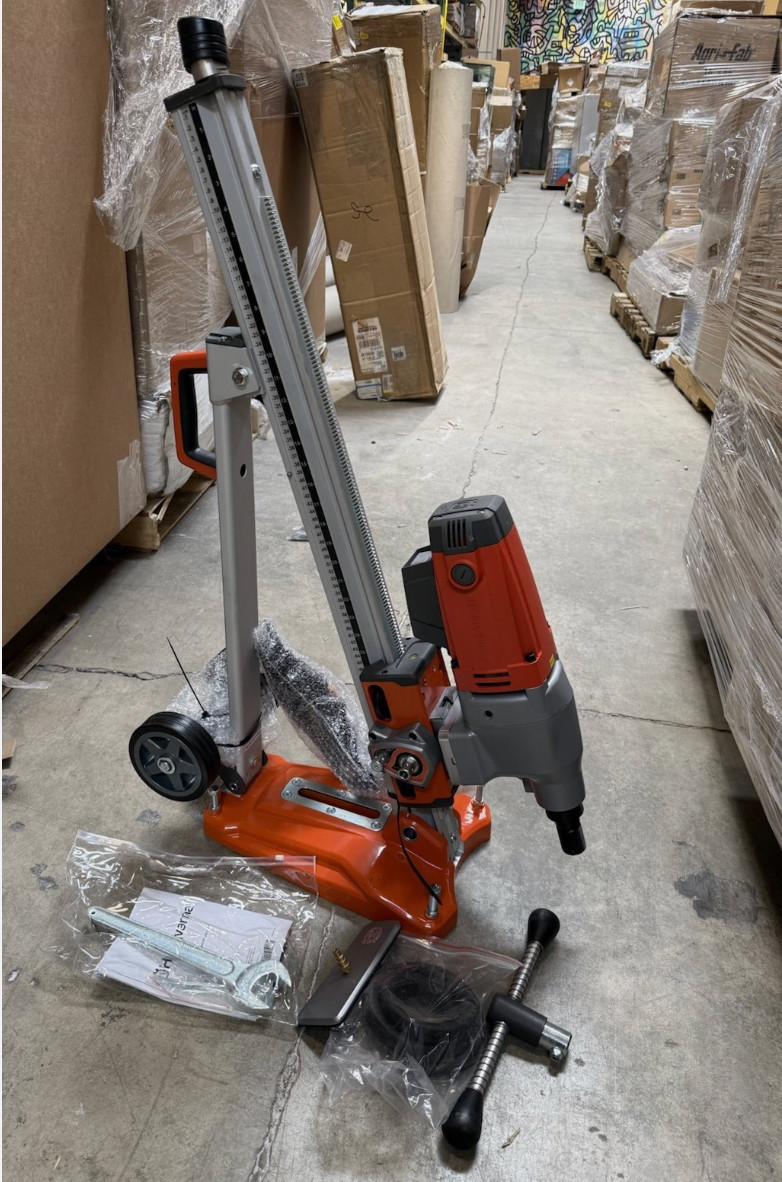 HUSQVARNA DMS 240 Diamond Coring Rig 100 to 120V AC 10″ Cap (Concrete) Incomplet