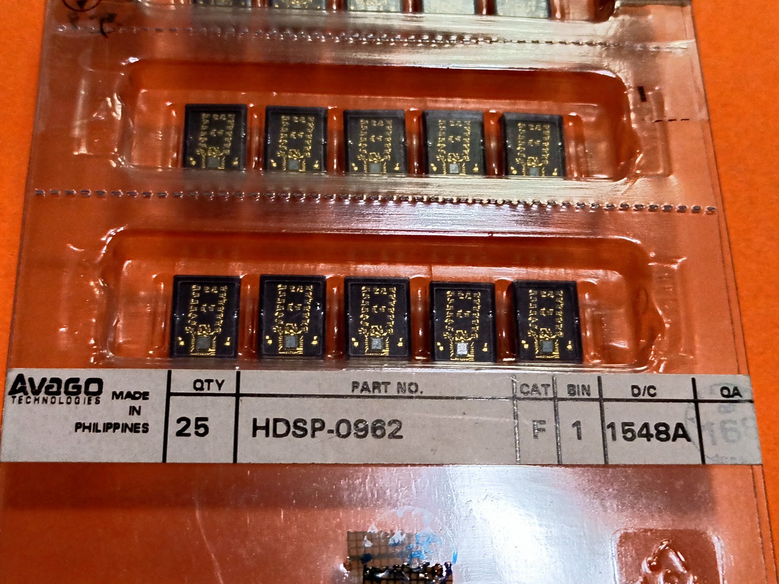 1(ONE) PIECE AVAGO HDSP-0962 GREEN HEXADECIMAL LED DISPLAY NEW AND UNUSED OLD ST