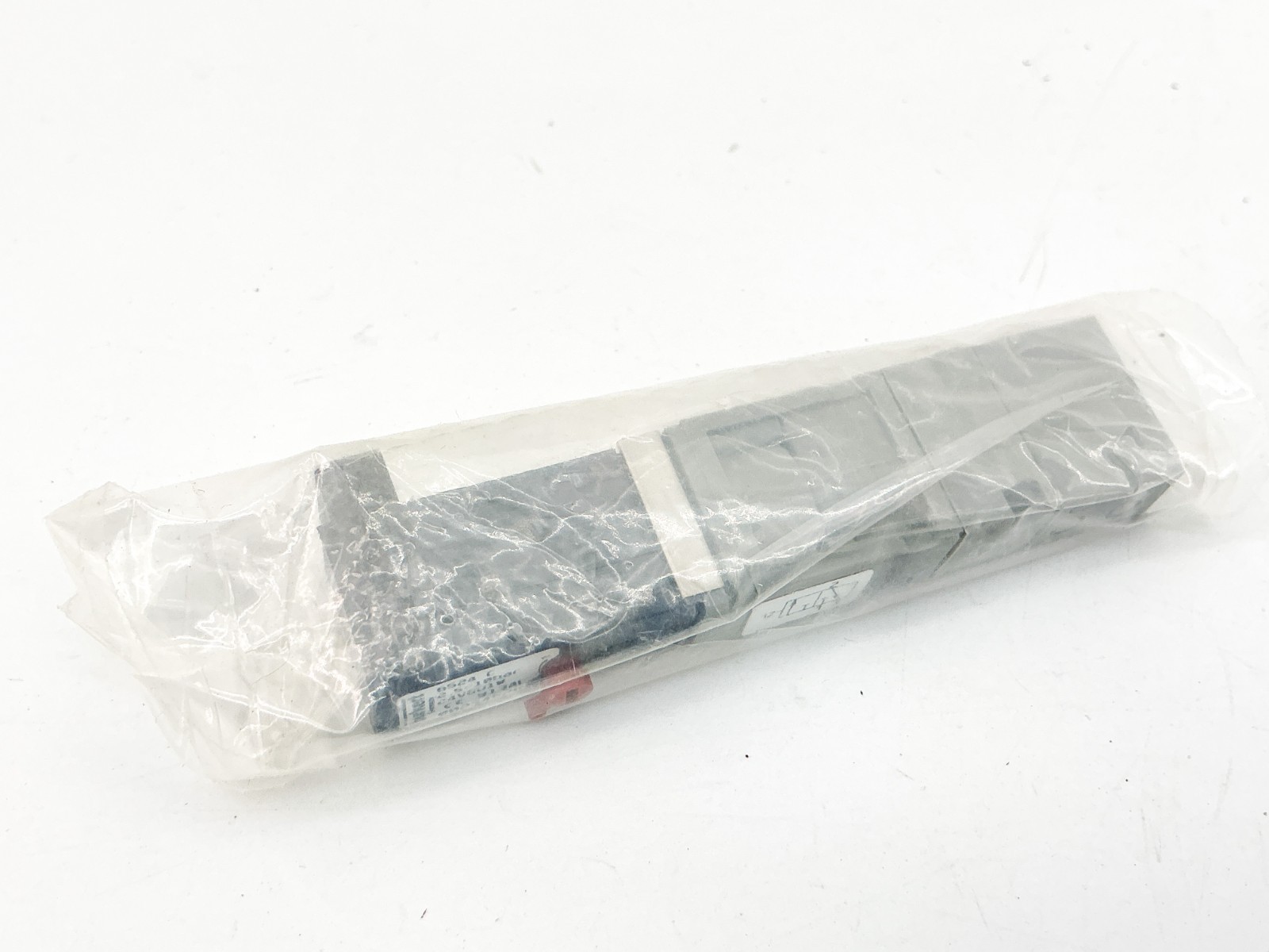 New Burkert 00234528 Solenoid Valve 2.5-10Bar 24V 1W 6524-C-4.0-NBR