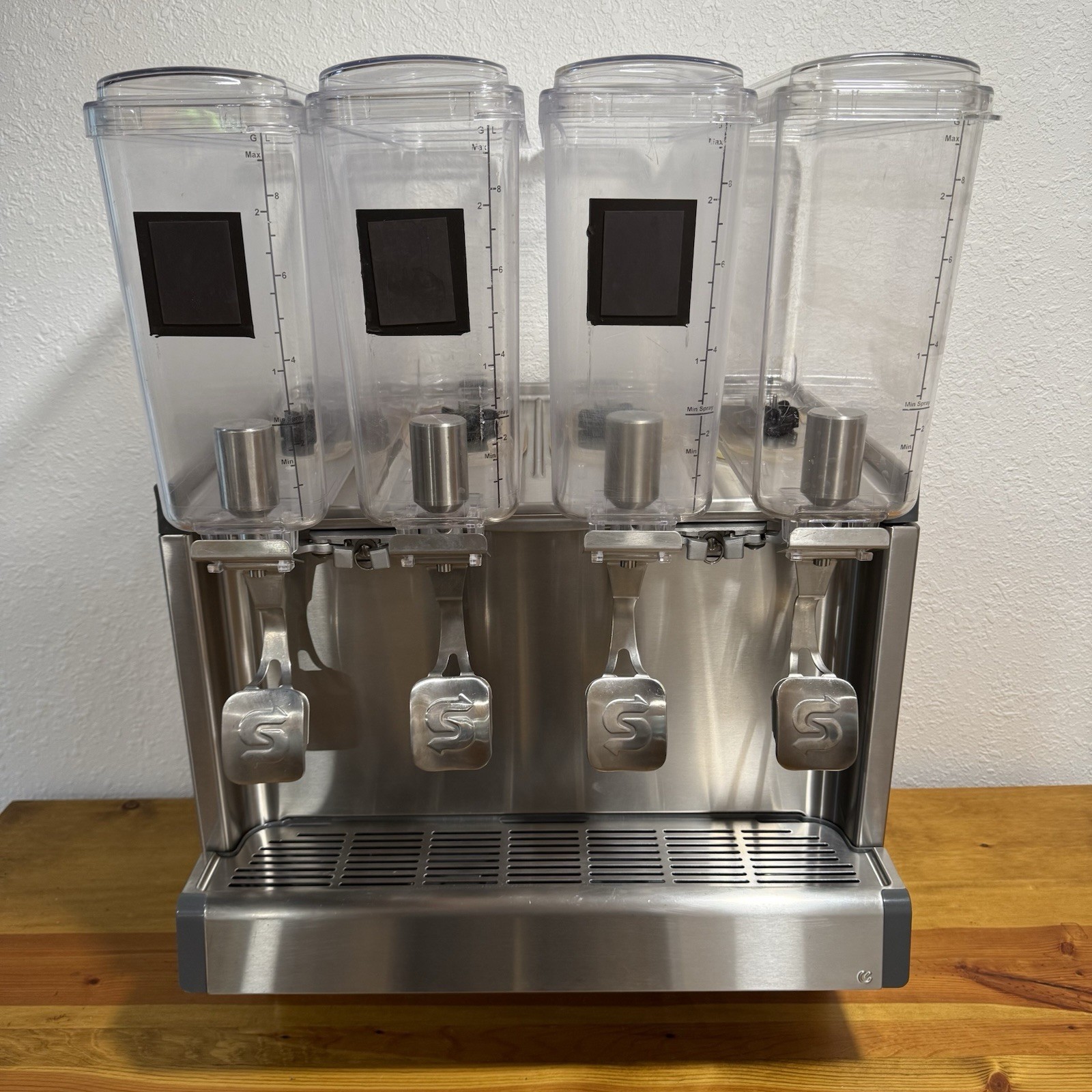 CRATHCO CS-4E/2D/3D-16 4-HEAD REFRIGERATED BEVERAGE DISPENSER 2.4 GAL. CLEAN!
