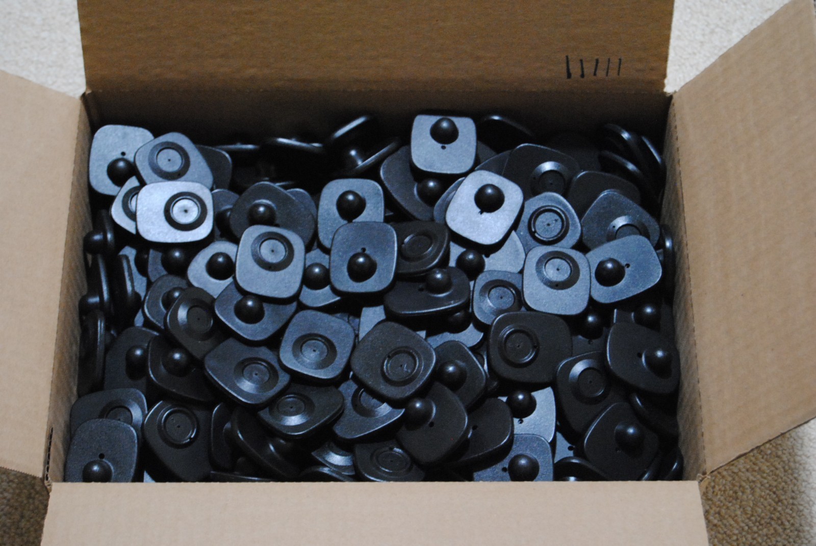 500PCS CHECKPOINT EAS RETAIL SECURITY HARD TAGS W/PINS FOR RF ANTI-THEFT ALARM