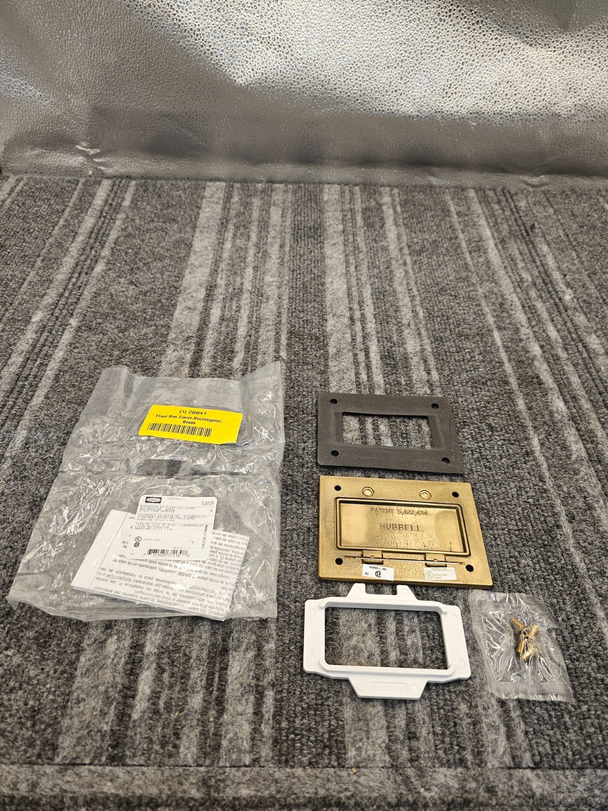 HUBBELL 2DDX1: Wiring Device-Kellems S3826 Rectangular Floor Box Cover – Brass