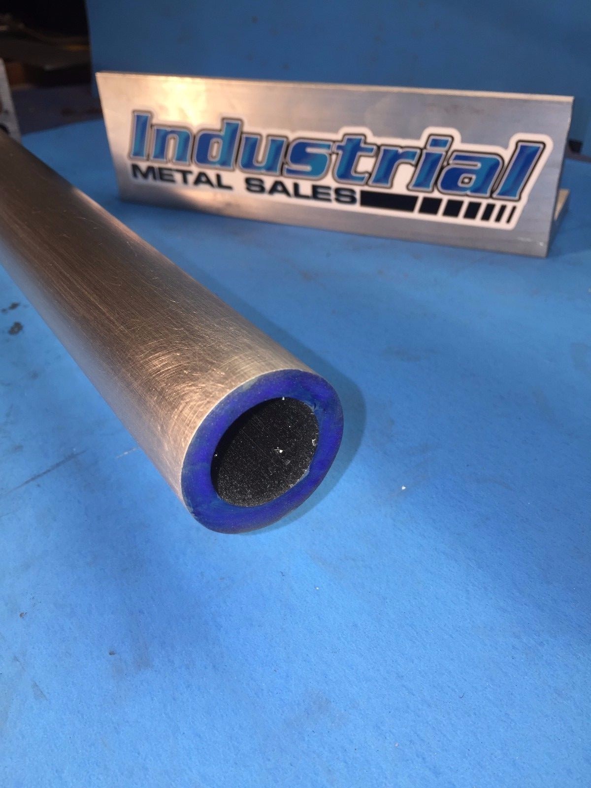 1-1/2″ OD x 12″-Long x 1/4″ Wall 6061 T6511 Aluminum Round Tube- 1.5″ OD x .250