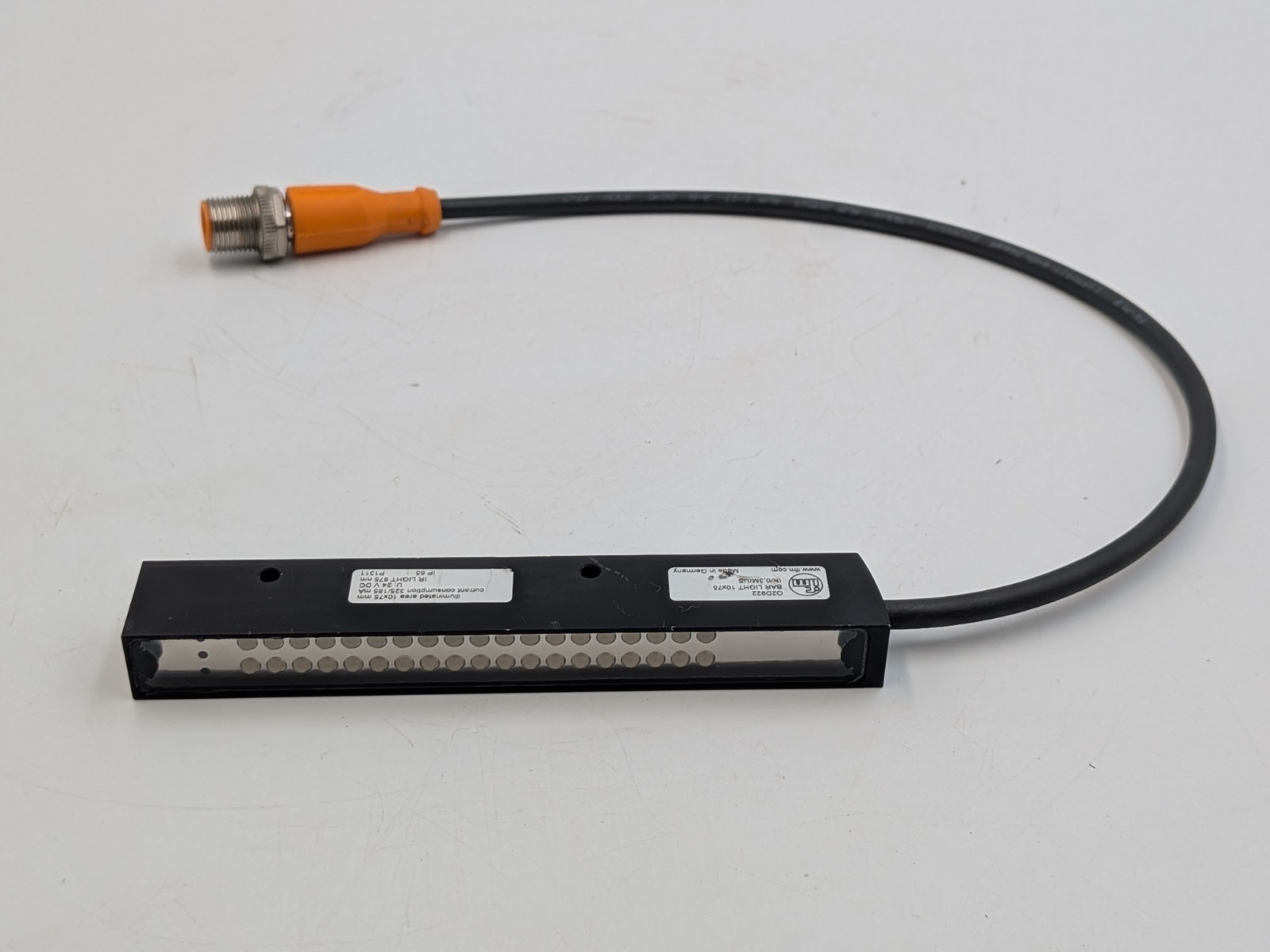 PERFECT FUNCTIONAL CONDITION – IFM Bar Light O2D922 10MM x 75mm