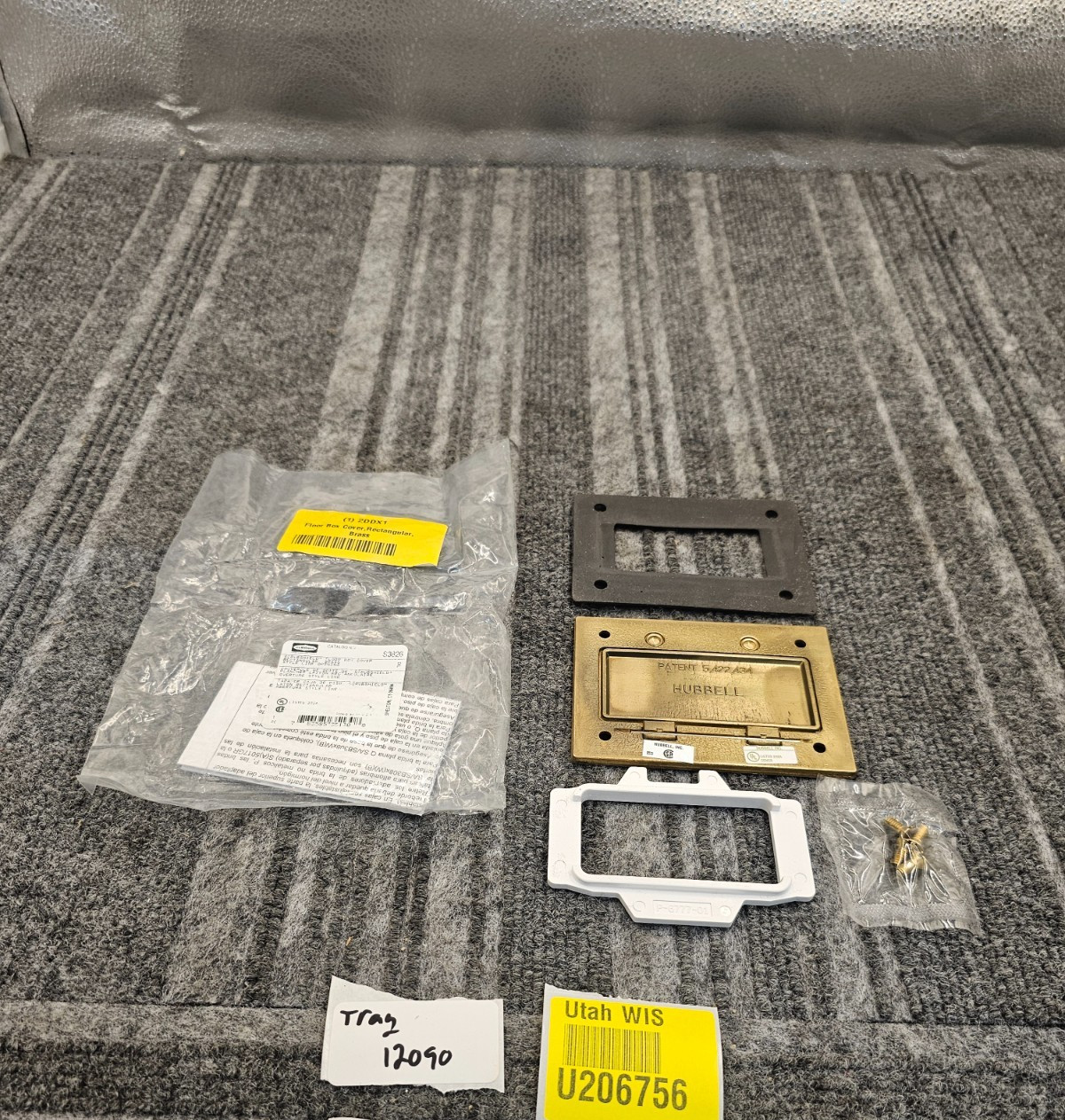 HUBBELL 2DDX1: Wiring Device-Kellems S3826 Rectangular Floor Box Cover – Brass