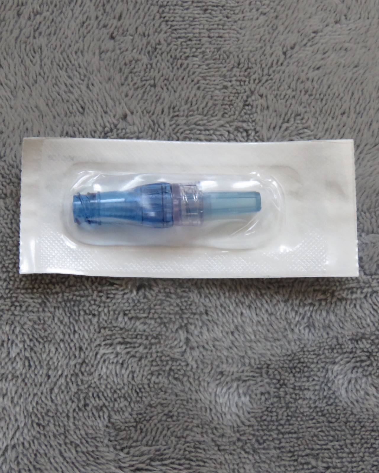 Lot 10 ICU Medical MC100 MicroClave Clear Neutral Connectors Expire After 1/30