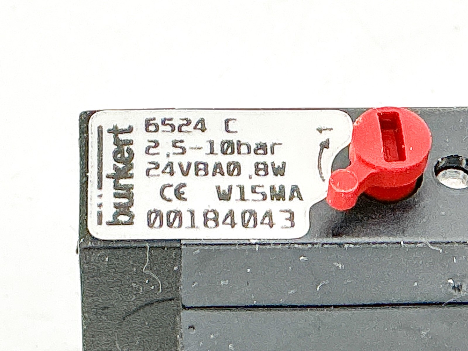 New Burkert 6524 C Solenoid Valve 2.5-10Bar 24V 0.8W W15MA 00184043 – No Box