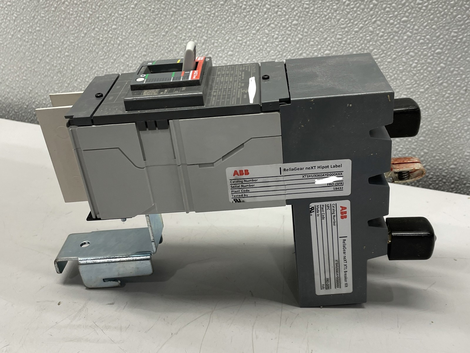 ABB Bolt-On 600Y/347 VACV 60A Circuit Breaker 65kA@480V XT1HU3060AYD000XXX