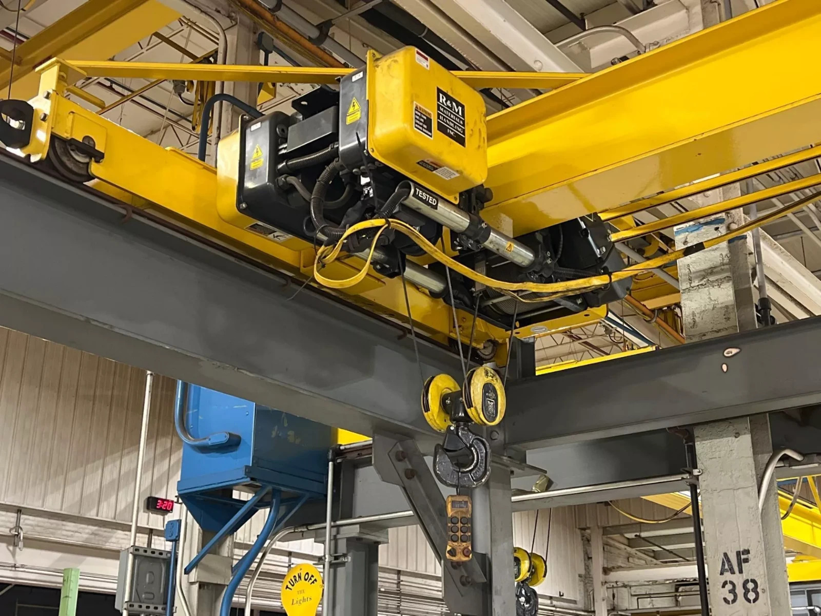 *MAKE OFFER* 2 Ton Vesco Free Standing Bridge Crane