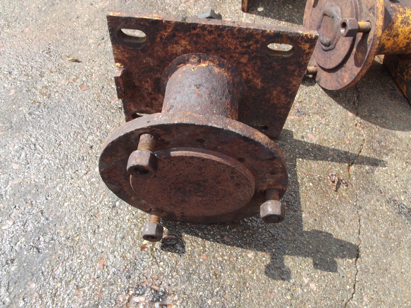 case 1816B hub axle assembly 1816 1816c buying one (90 day guarantee)