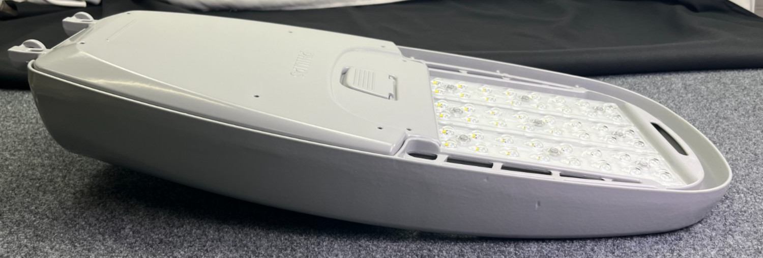 Philips LUMEC RoadFocus Medium RFM Cobra Head RFM-108W48LED4K, New Open Box
