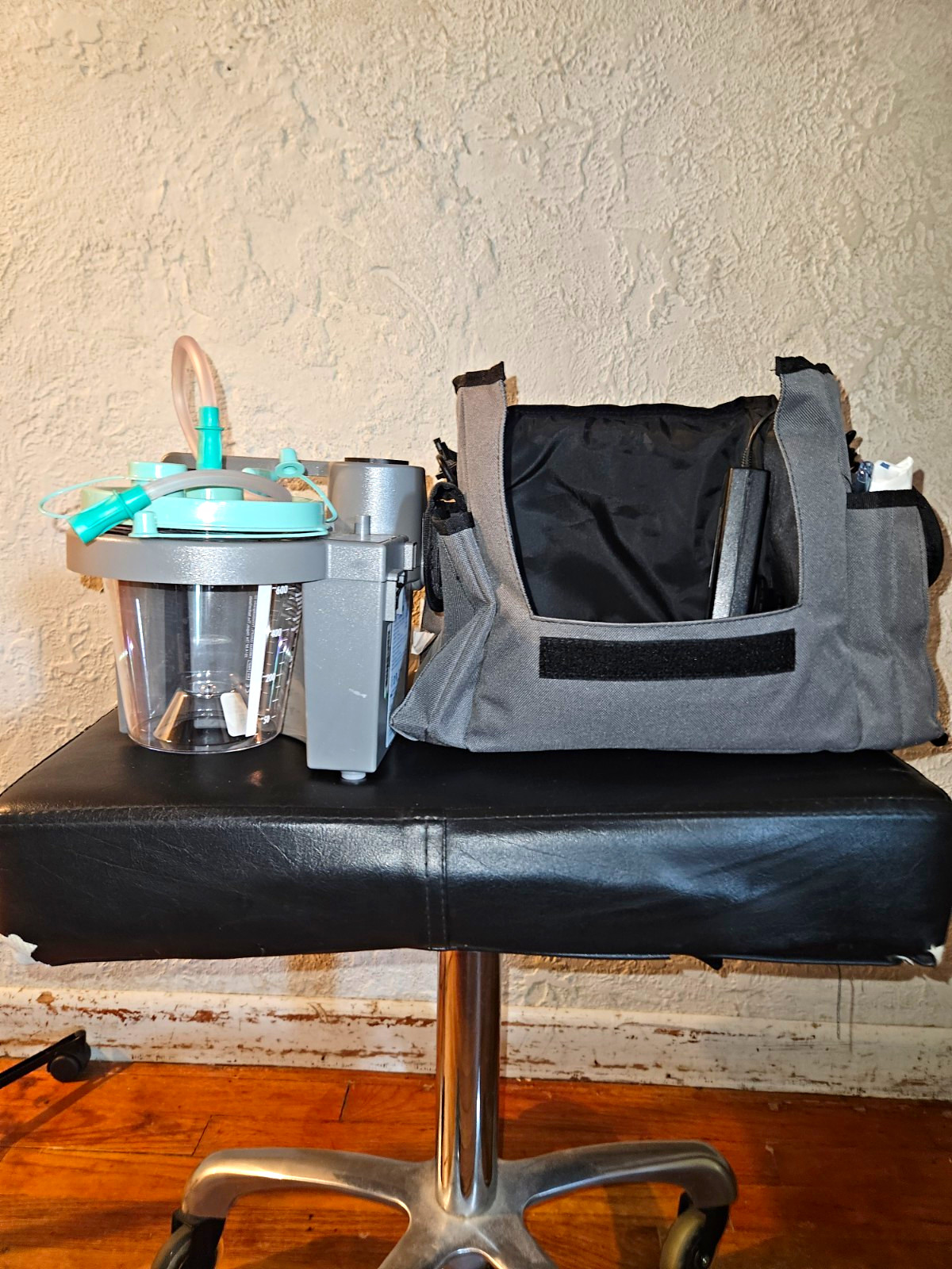 DeVilbiss Homecare Suction Unit Aspirator w/ Canister, Tubing, Bag, Manual