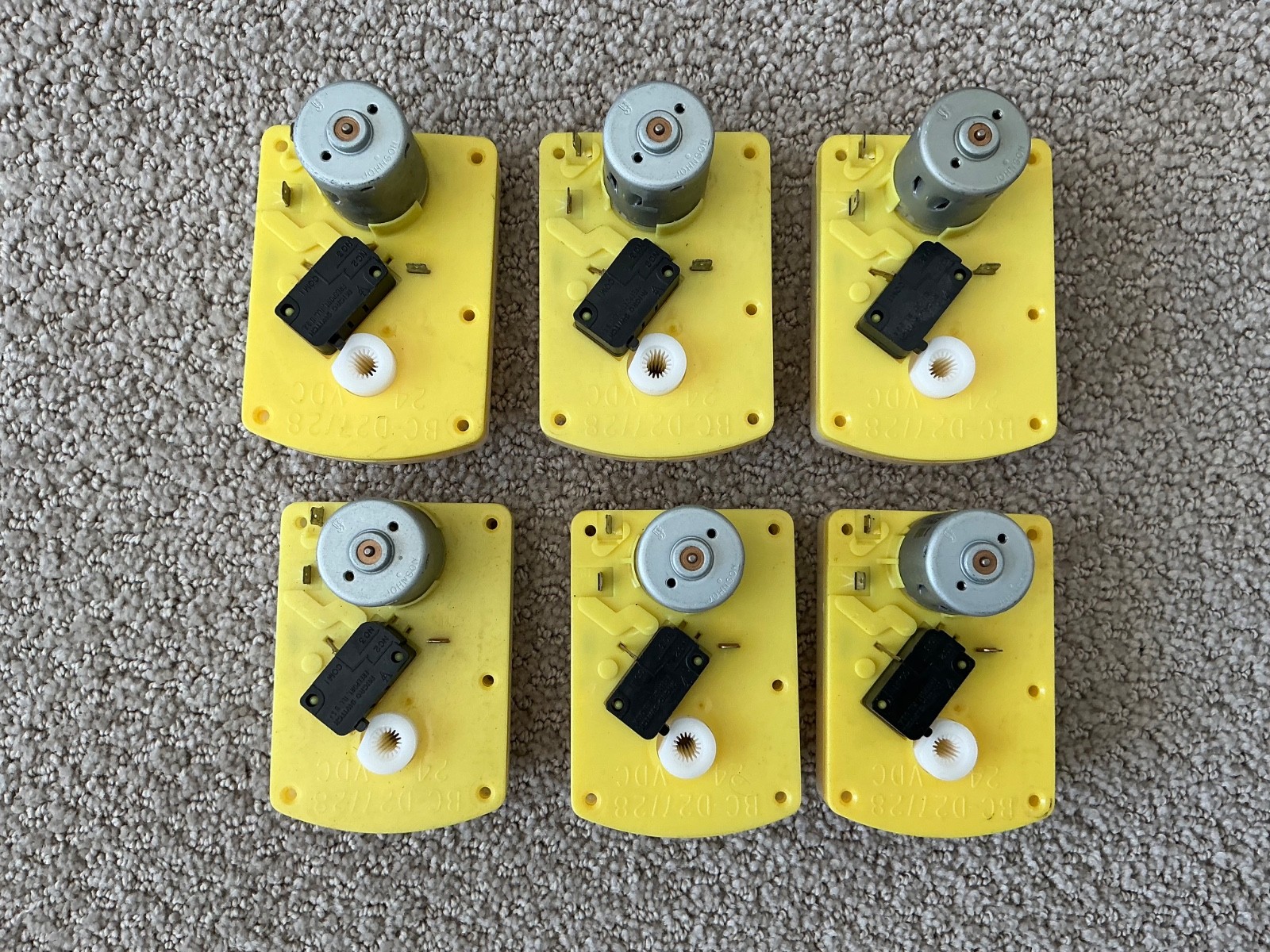 USI Snack Vending Machine Model # 3503-3575 Motors Part # 4034388 90Day Warranty