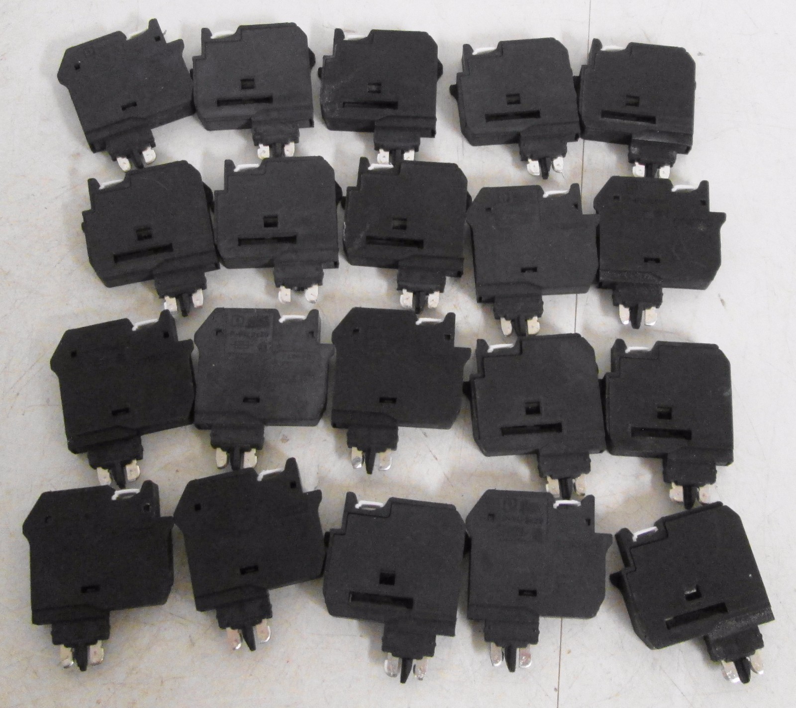 Phoenix Contact P-FU 5X20 Fuse Plug 24V (Lot of 20)