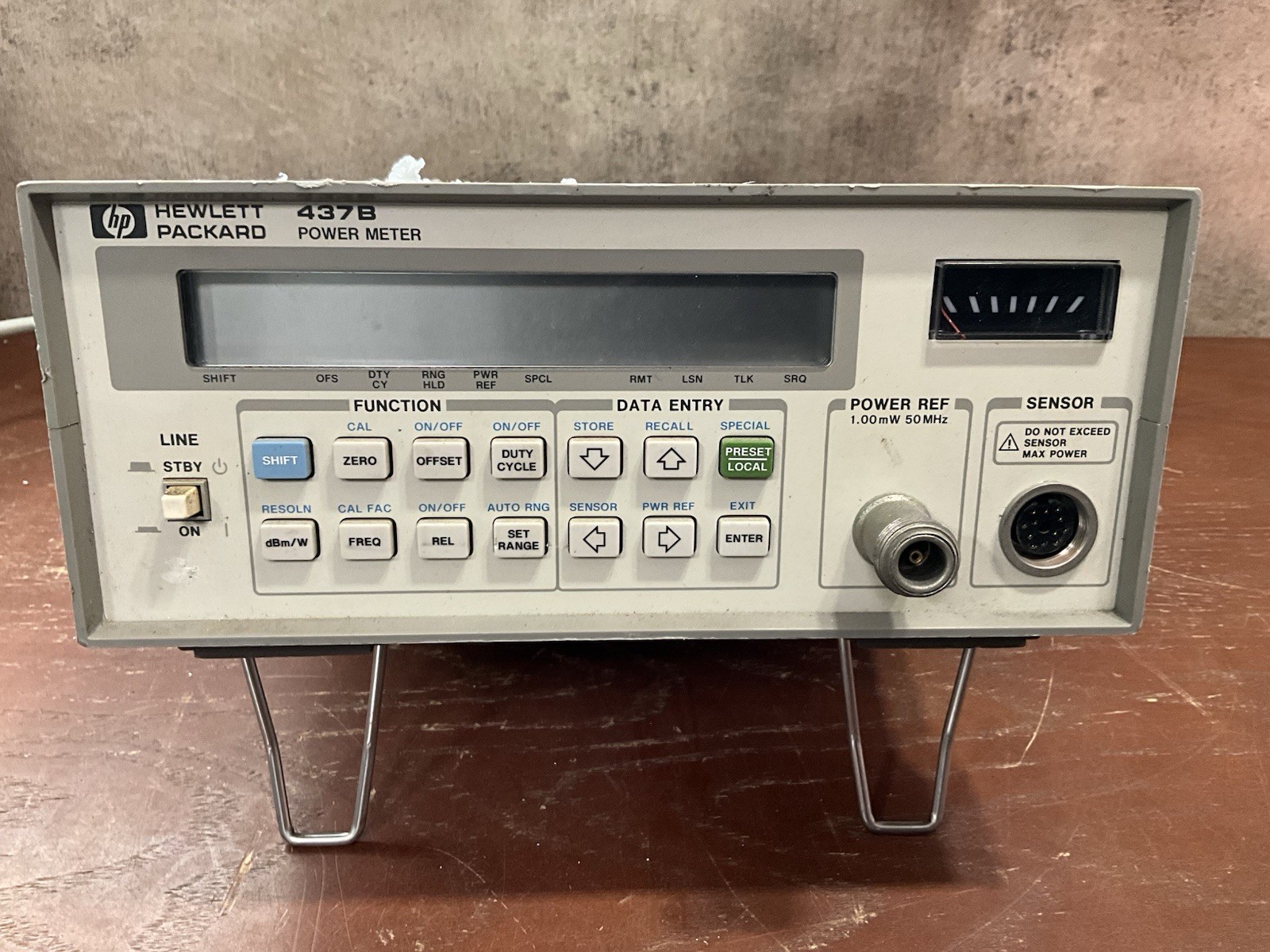 HEWLETT PACKARD 437B POWER METER POWERS ON