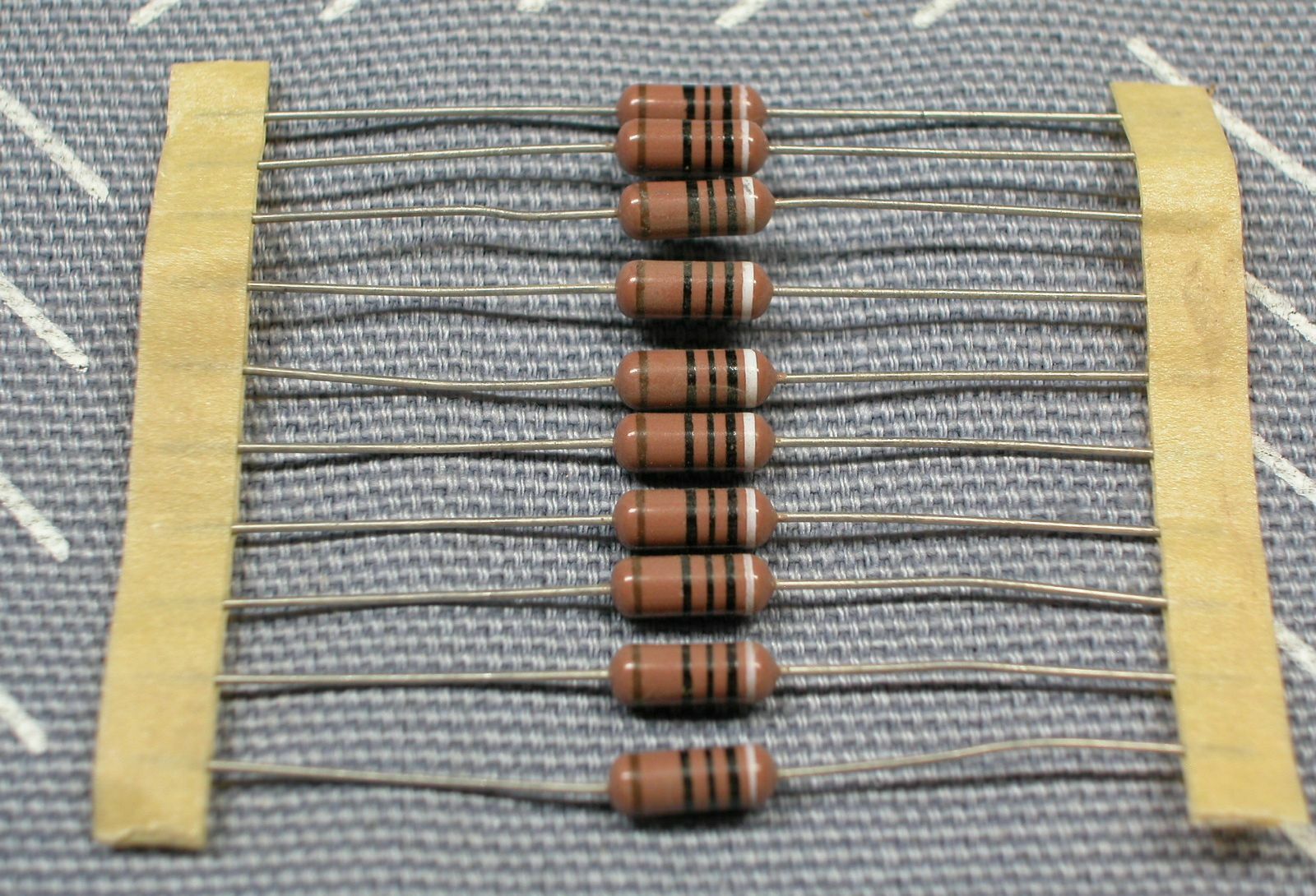 10 pcs VISHAY/DALE CMF60 900 Ohm 1/2 watt 1% Metal Film Resistors Nonmagnetic