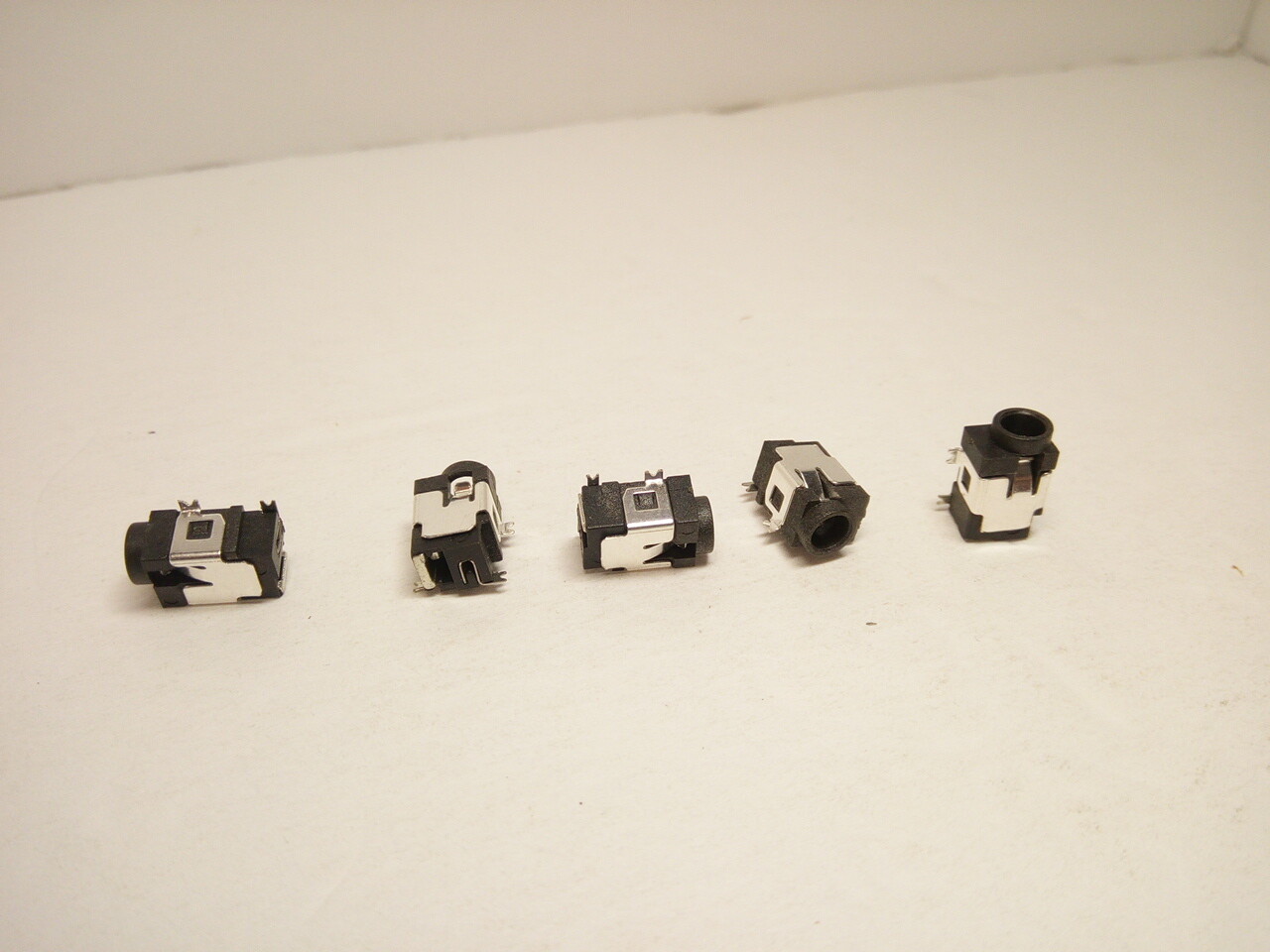 5X Pack Lot 4 Pin 3.5 x 1.35mm DC Jack Power Supply Port Socket Female Connector