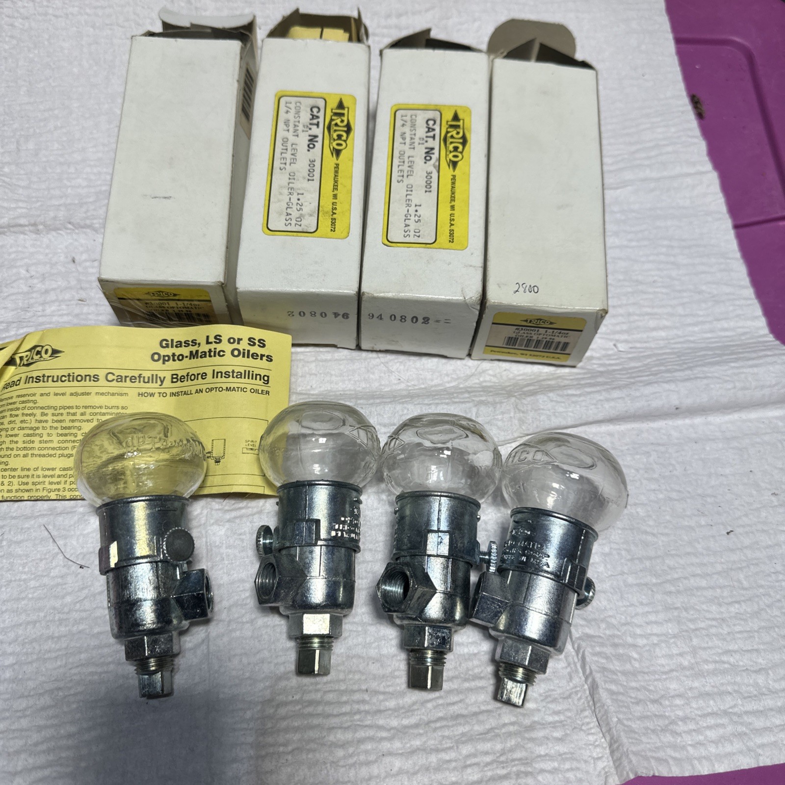 Qty 4 TRICO OILERS 30001 Constant Level 1/4” NPT 1.25oz Glass