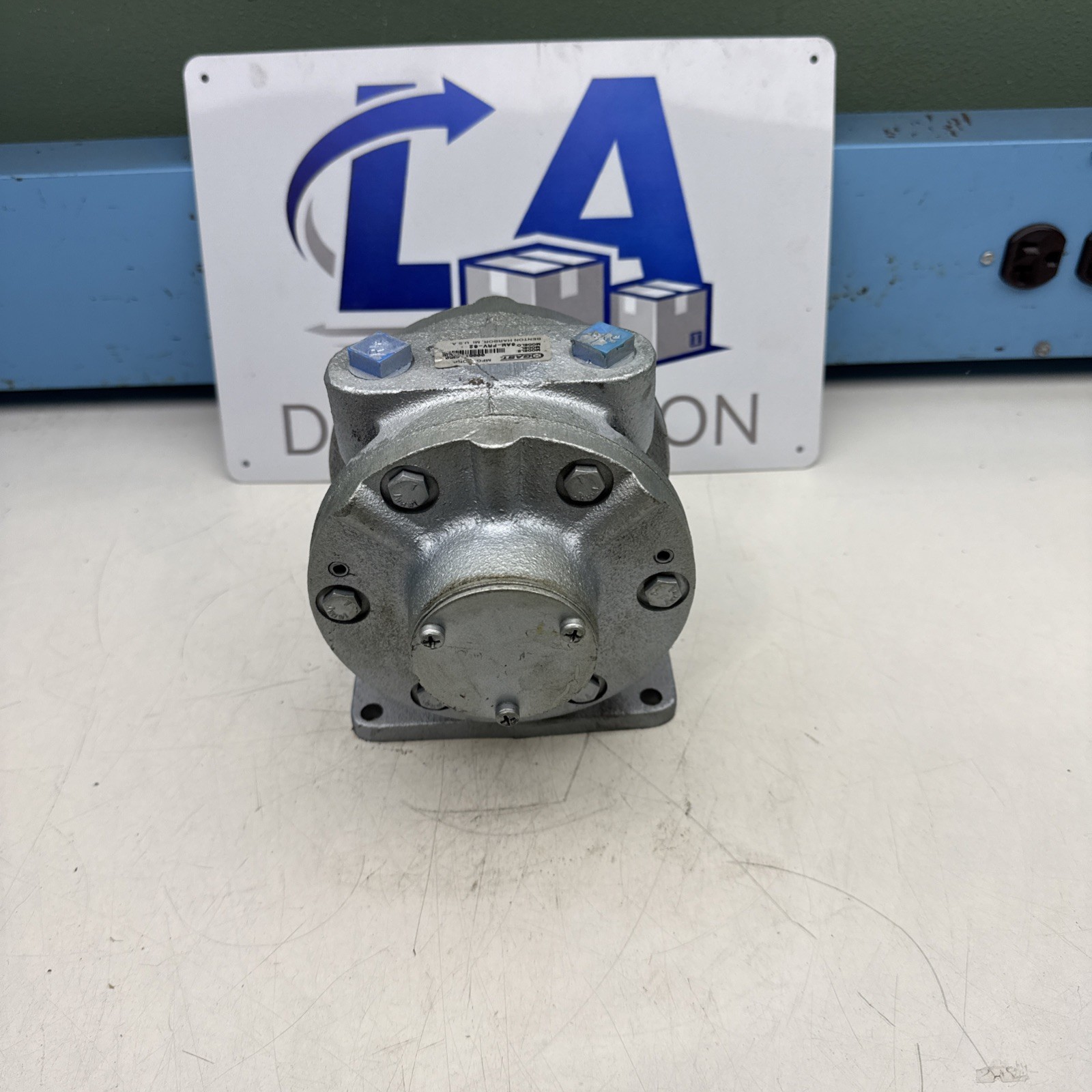 GAST Air Motor: 4 hp, 84 in-lb Torque, 3,000 RPM, 130 cfm, Foot, 1/2 in NPT,