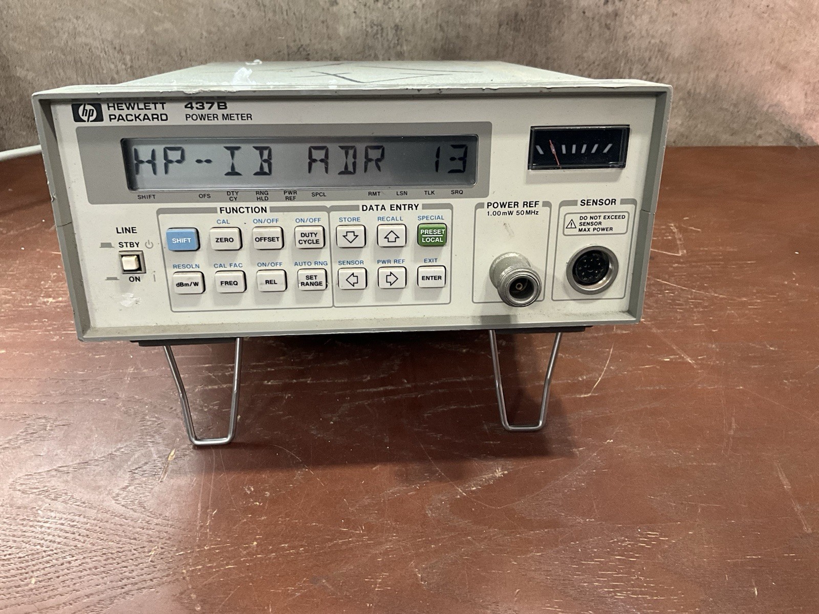 HEWLETT PACKARD 437B POWER METER POWERS ON