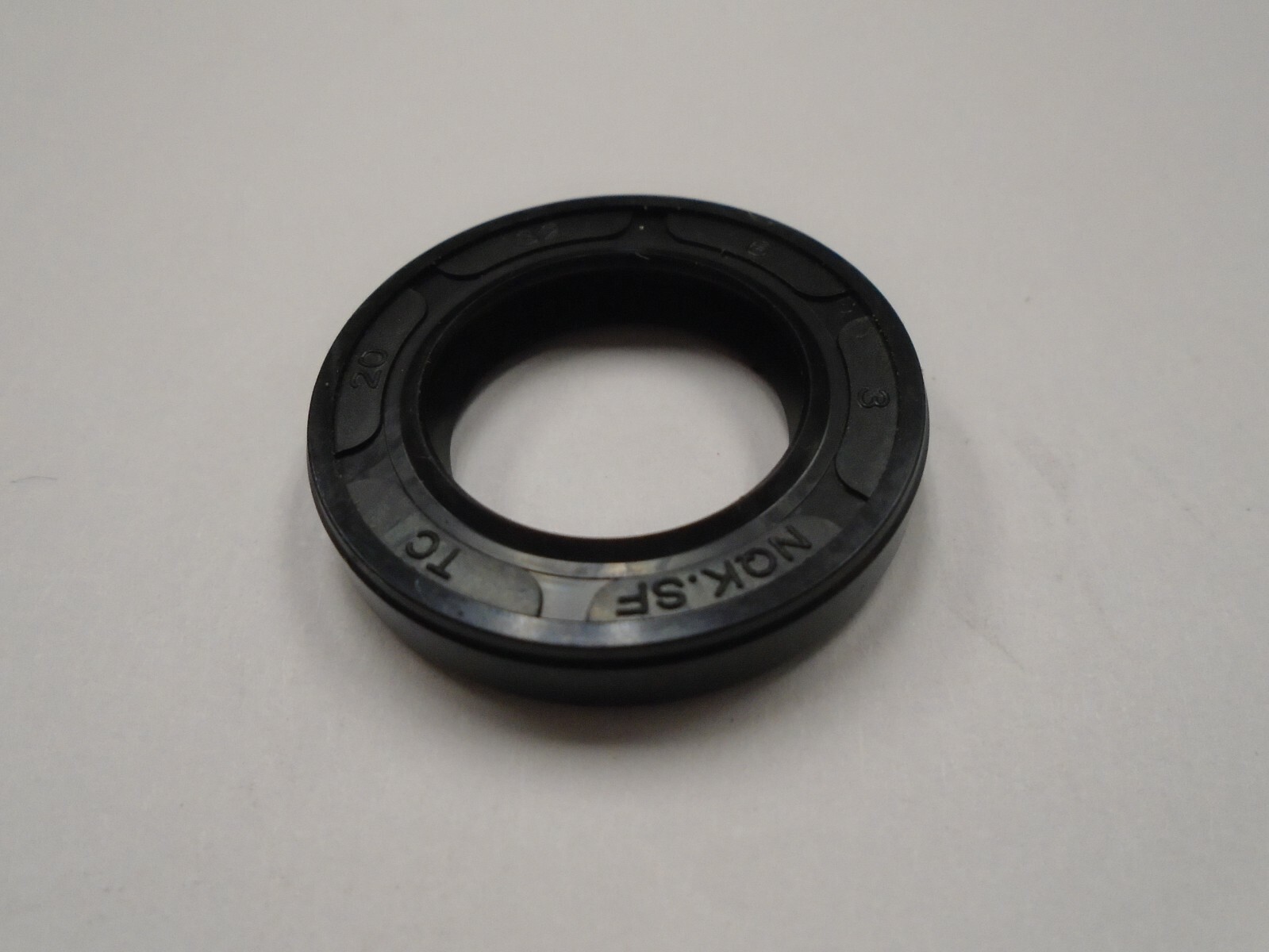 NEW TC 20X32X6 DOUBLE LIPS METRIC OIL / DUST SEAL 20mm X 32mm X 6mm