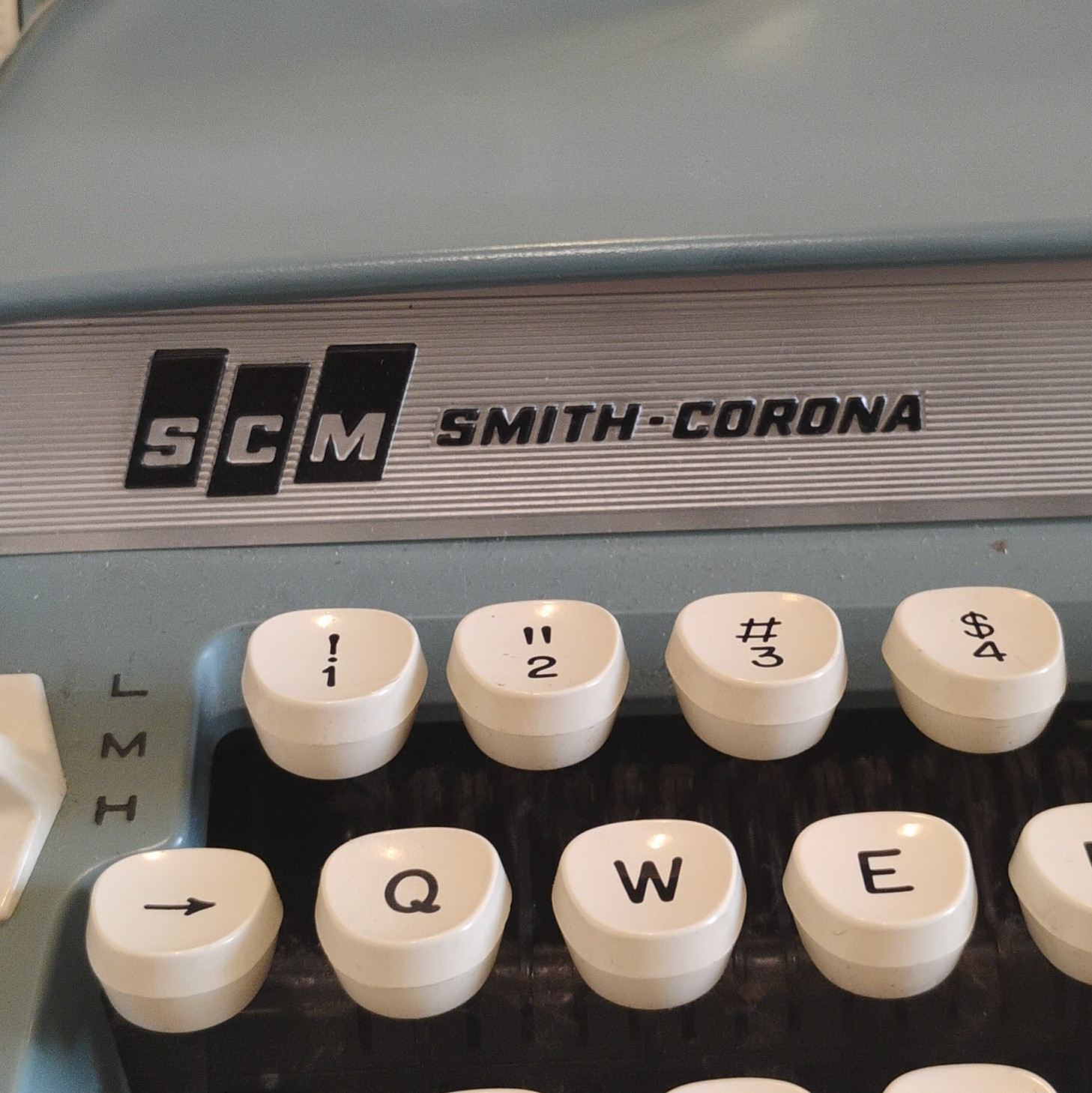 Smith-Corona SCM Super Sterling Portable Typewriter w/ Case Blue Works Perfectly