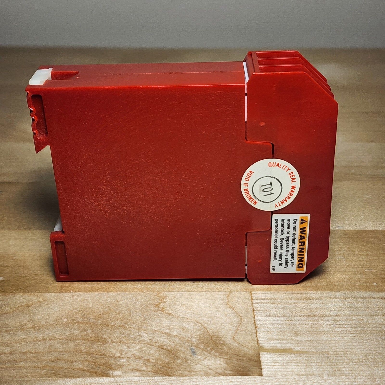STI SR05A 44510-0300 Safety Relay Single Channel 24VAC/DC 3NO 1NC