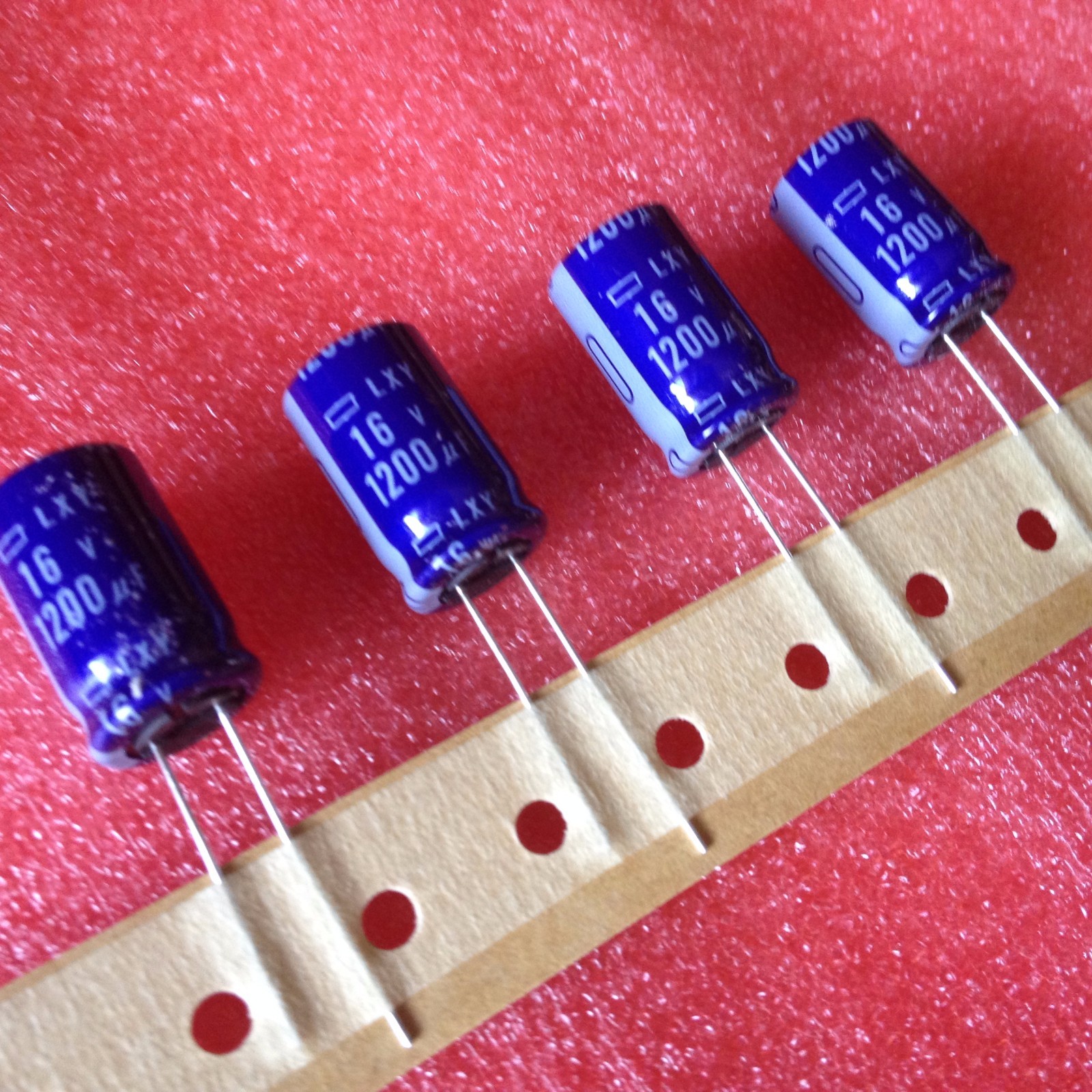 One Piece NIPPON CAPACITOR ALUM 1200UF 1200MF 16V RADIAL