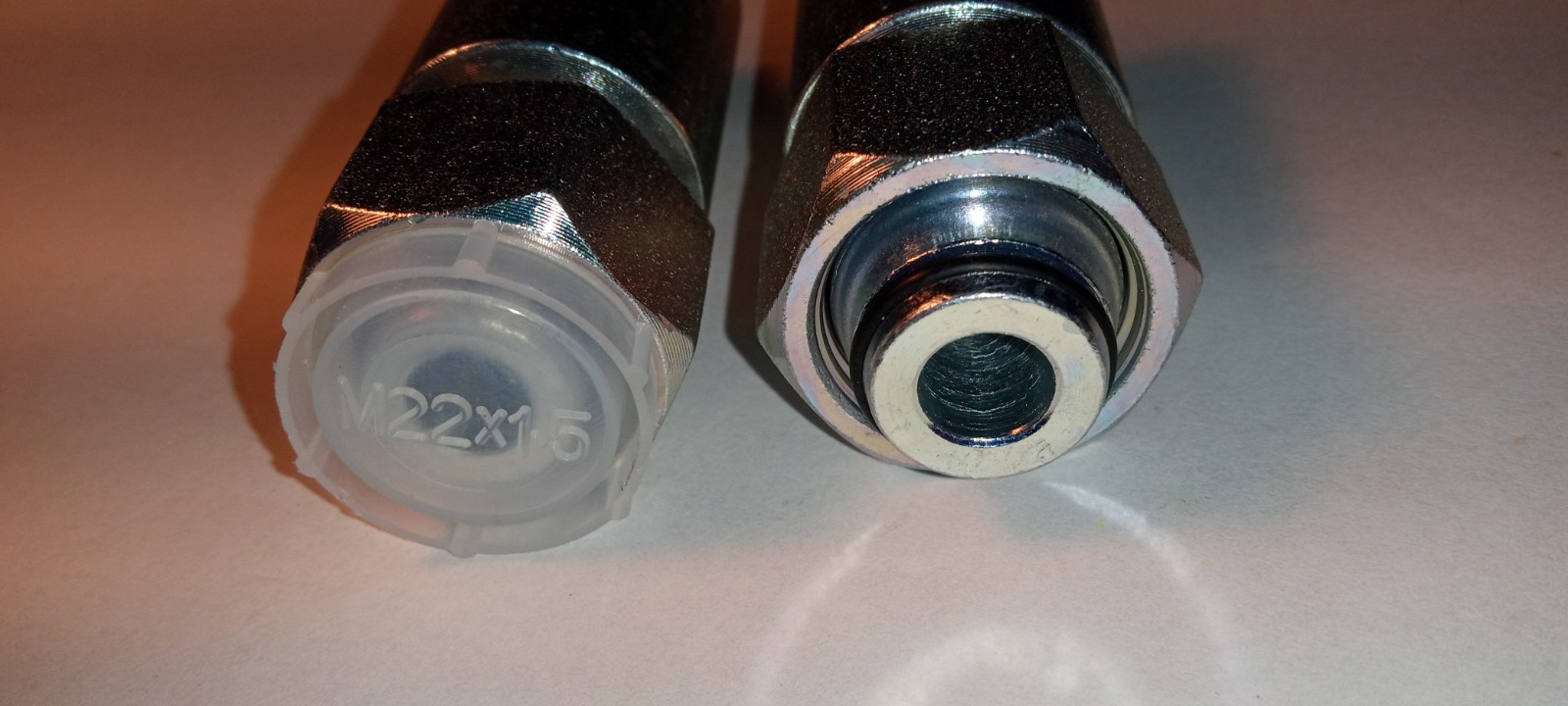 M22 x 1.5 Metric hydraulic fitting Straight Swivel Femal, 00110-08 & 20411-22-08