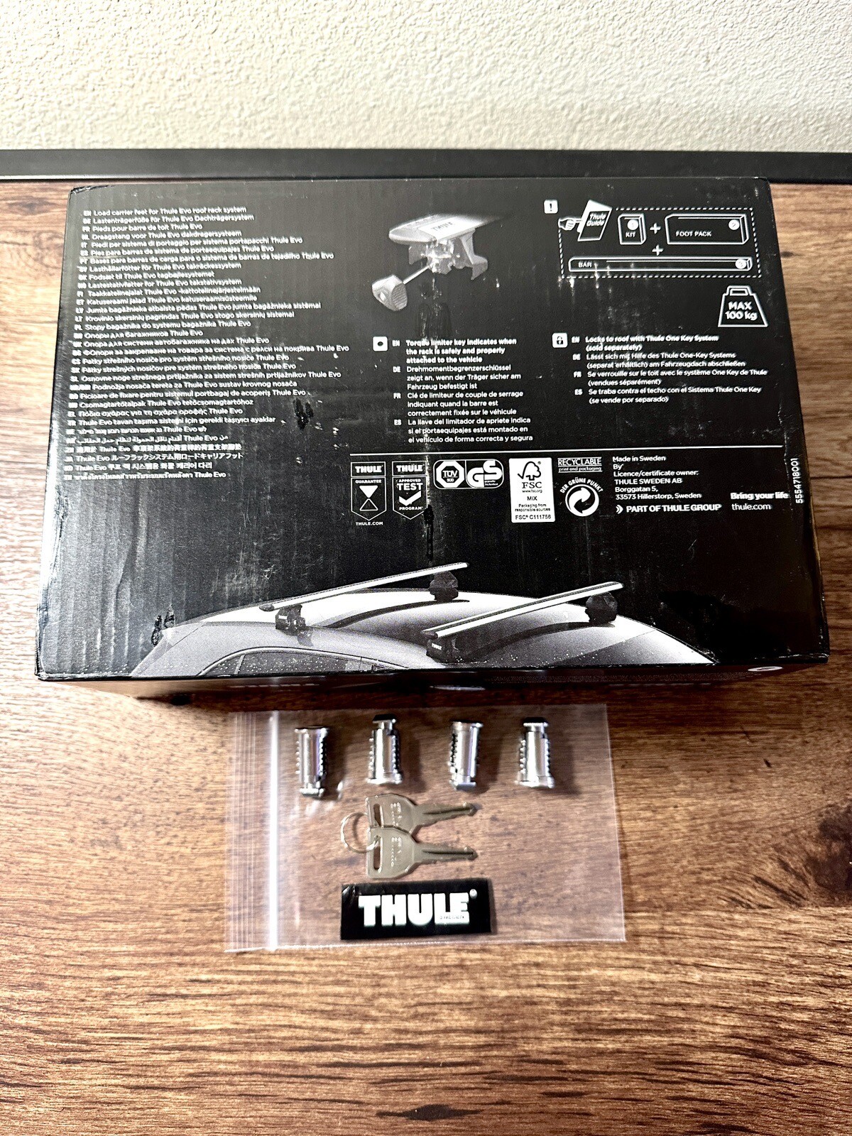 Thule Evo Fixpoint FootPack 710701 + Thule Metal Lock 4-Pack (Free $74.95 Value)