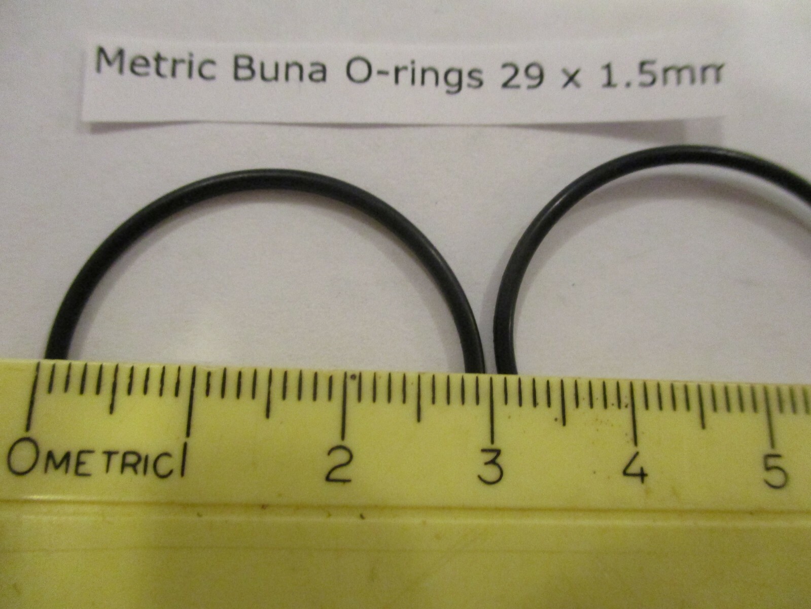 29mm ID x 32mm OD x 1.5mm thick O-ring. Buna-70. Quan 2.