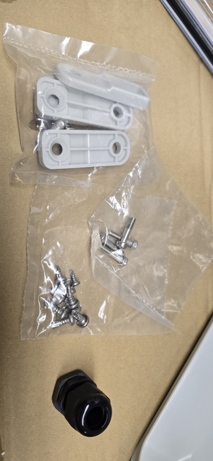 New Outdoor Wi-fi Box Clear Door Cord Grip Hole Ventev 12x10x5 NEMA V12105LC-CG