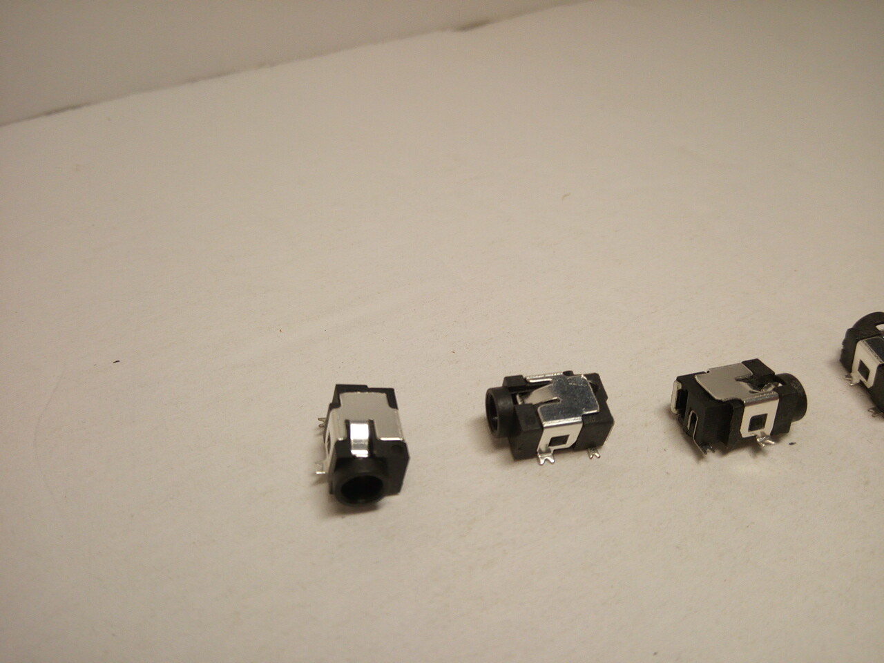 5X Pack Lot 4 Pin 3.5 x 1.35mm DC Jack Power Supply Port Socket Female Connector
