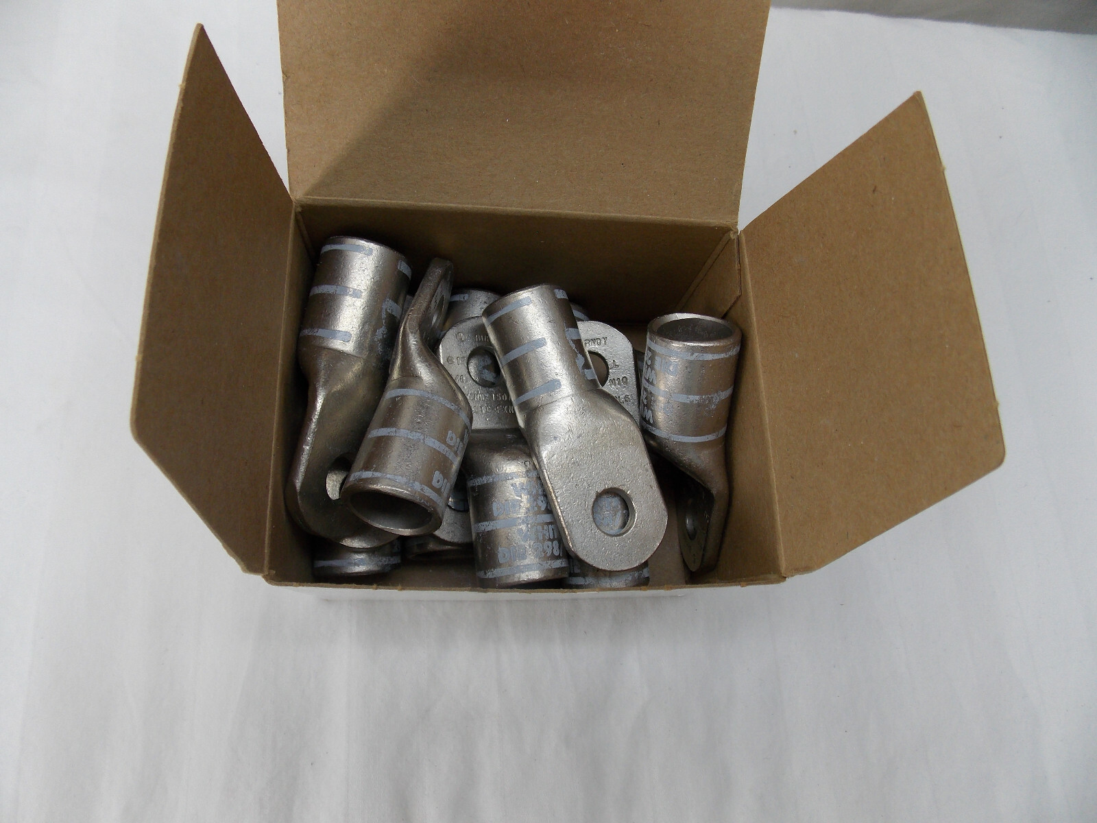 Burndy YAG31LTC38FXG2NK HYLUG 10064875 12each