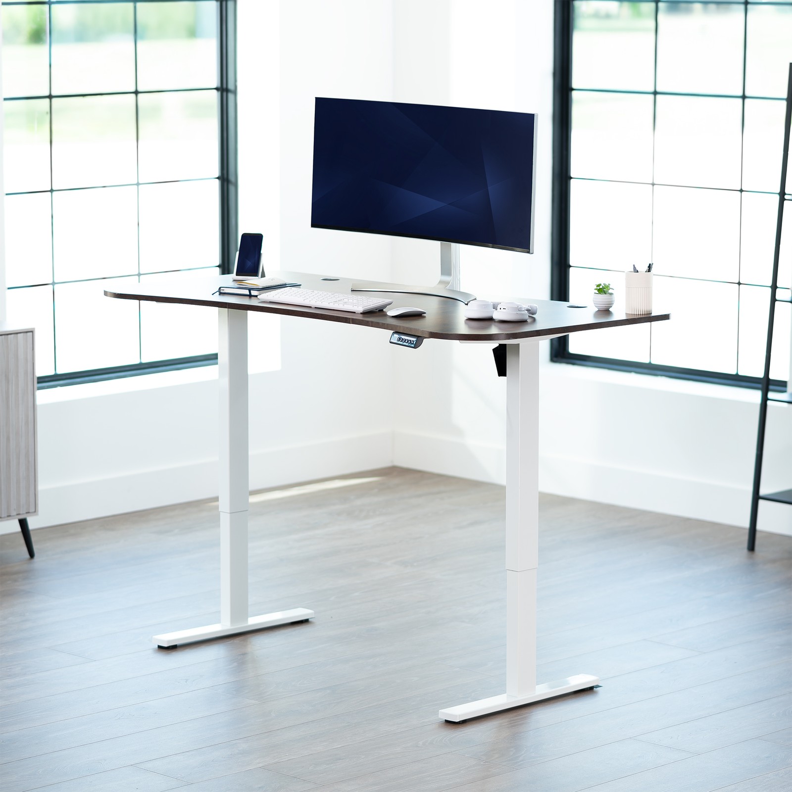 VIVO Electric 63” x 32” Standup Desk, Rustic Vintage Brown Tabletop, White Frame