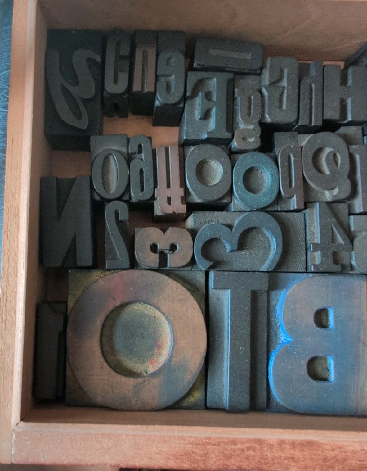 Mixed Lot Vintage Letterpress Wood Printing Blocks 59 Misc. in Old Cigar Box