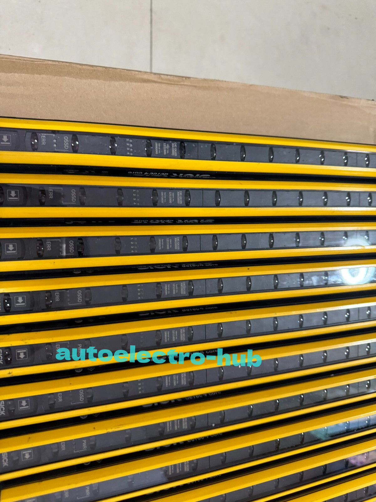 1pcs C4C-EA10530A10000 light curtain Used test good by DHL or FedEx
