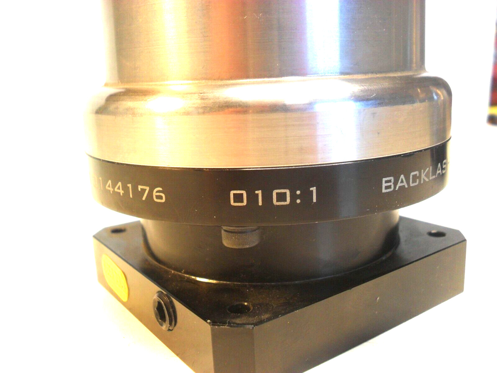AE090- Apex Servo Motor Reducer Ratio 10:1 – 7/8″ Shaft NEW