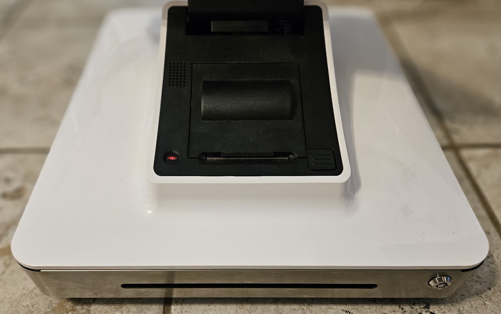 Elo PayPoint Plus for Apple iPad w/Cash Drawer, Printer, Barcode, MSR, E008250