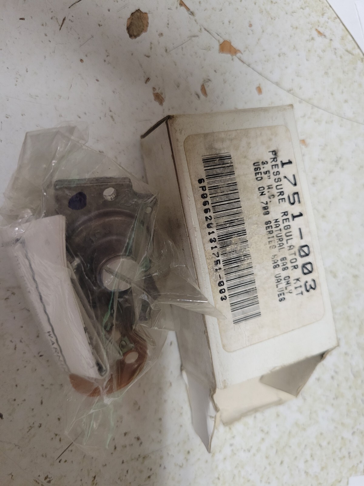 1751-003, 3.5″ W.C. Natural Gas Regulator (3-7″ Adj. Pressure) new, old stock