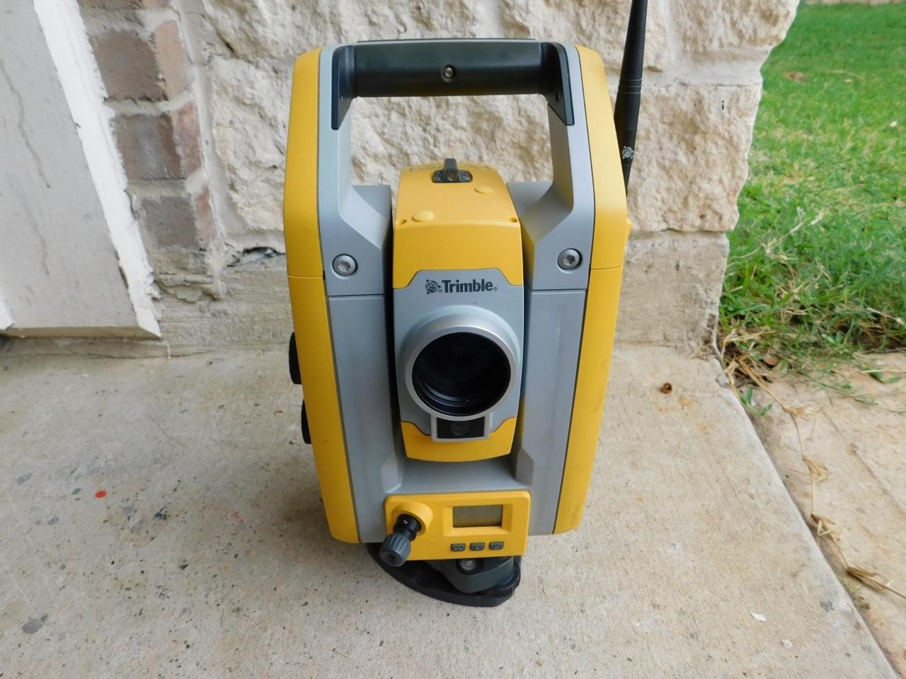 TRIMBLE S5 3″ DR PLUS ROBOTIC TOTAL STATION 3″ ACCURACY